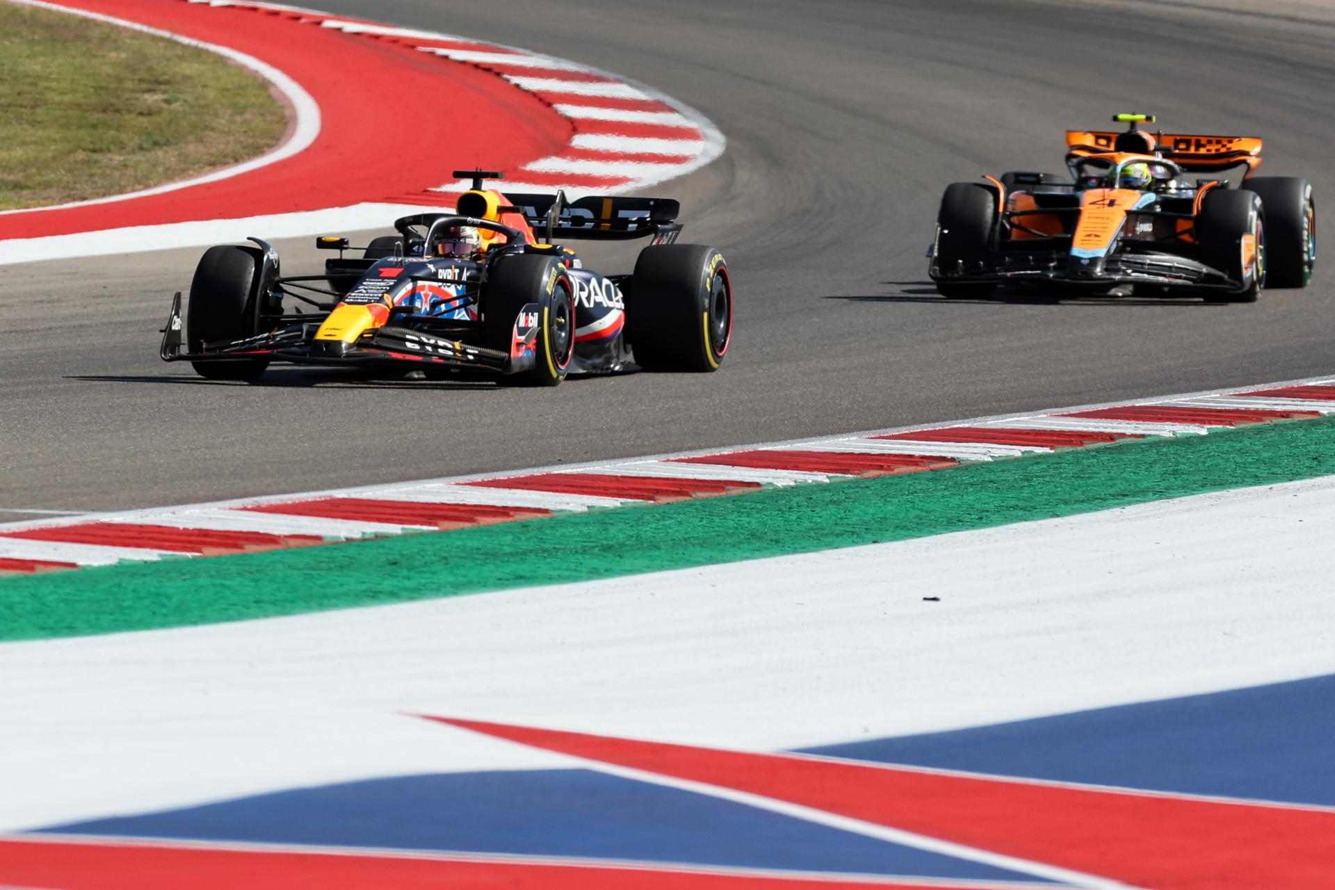 Max Verstappen no permite sorpresas en Austin y Fernando Alonso acaba abandonando