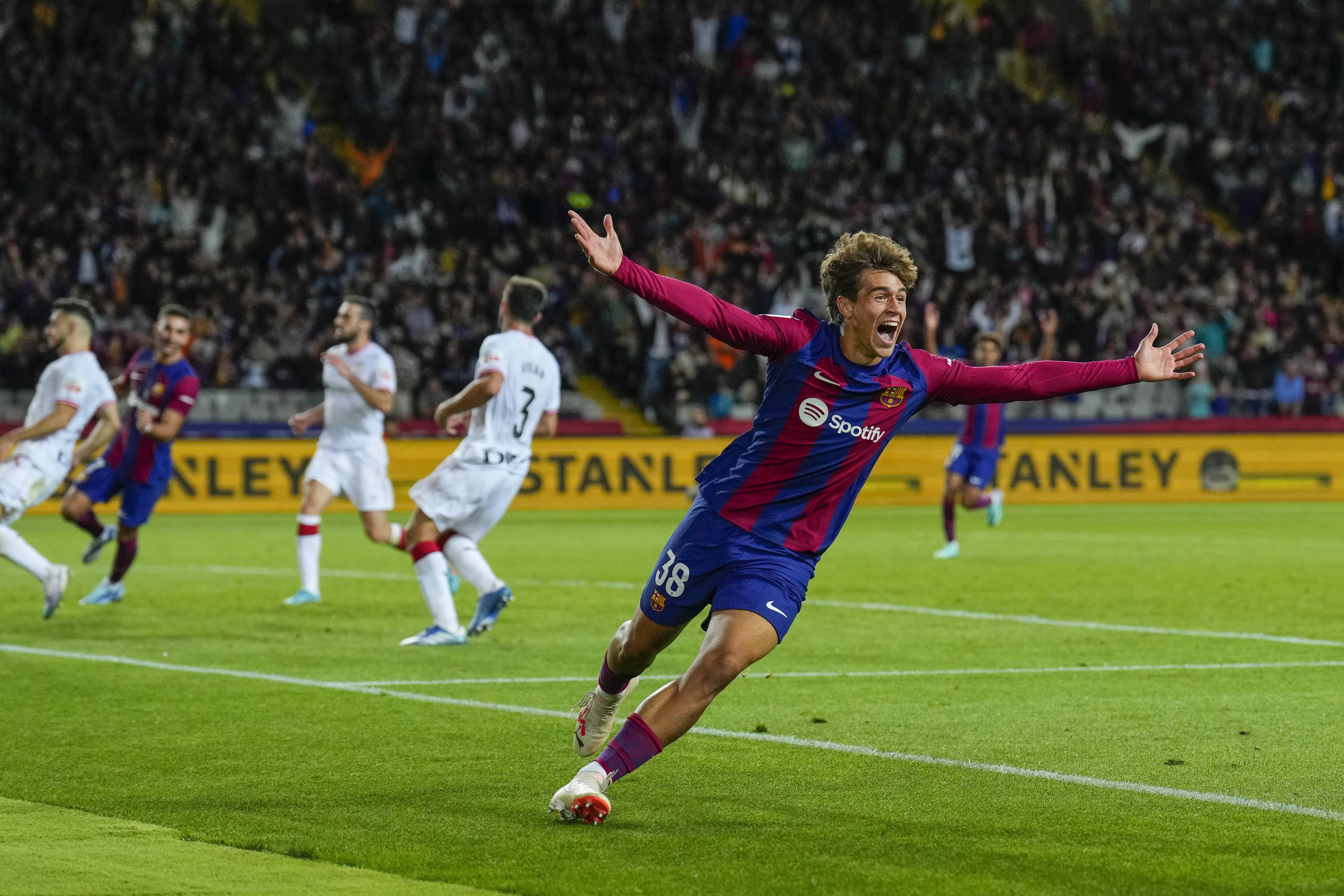 Un joven Marc Guiu se da a conocer ante el Athletic Club y da una victoria importantísima al Barça (1-0)