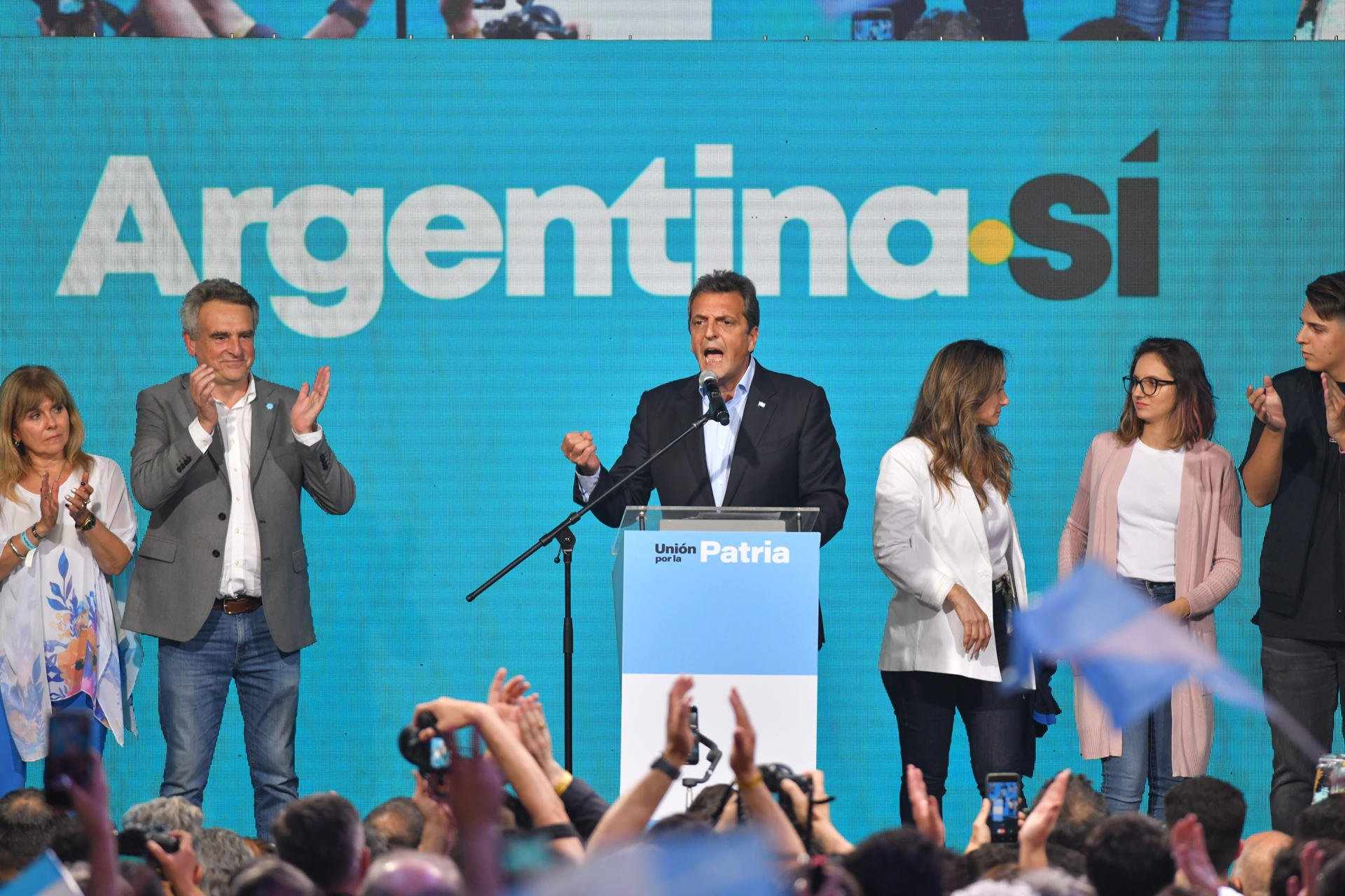 El peronisme frena, per ara, l'extrema dreta a l'Argentina: Massa i Milei, a la segona volta