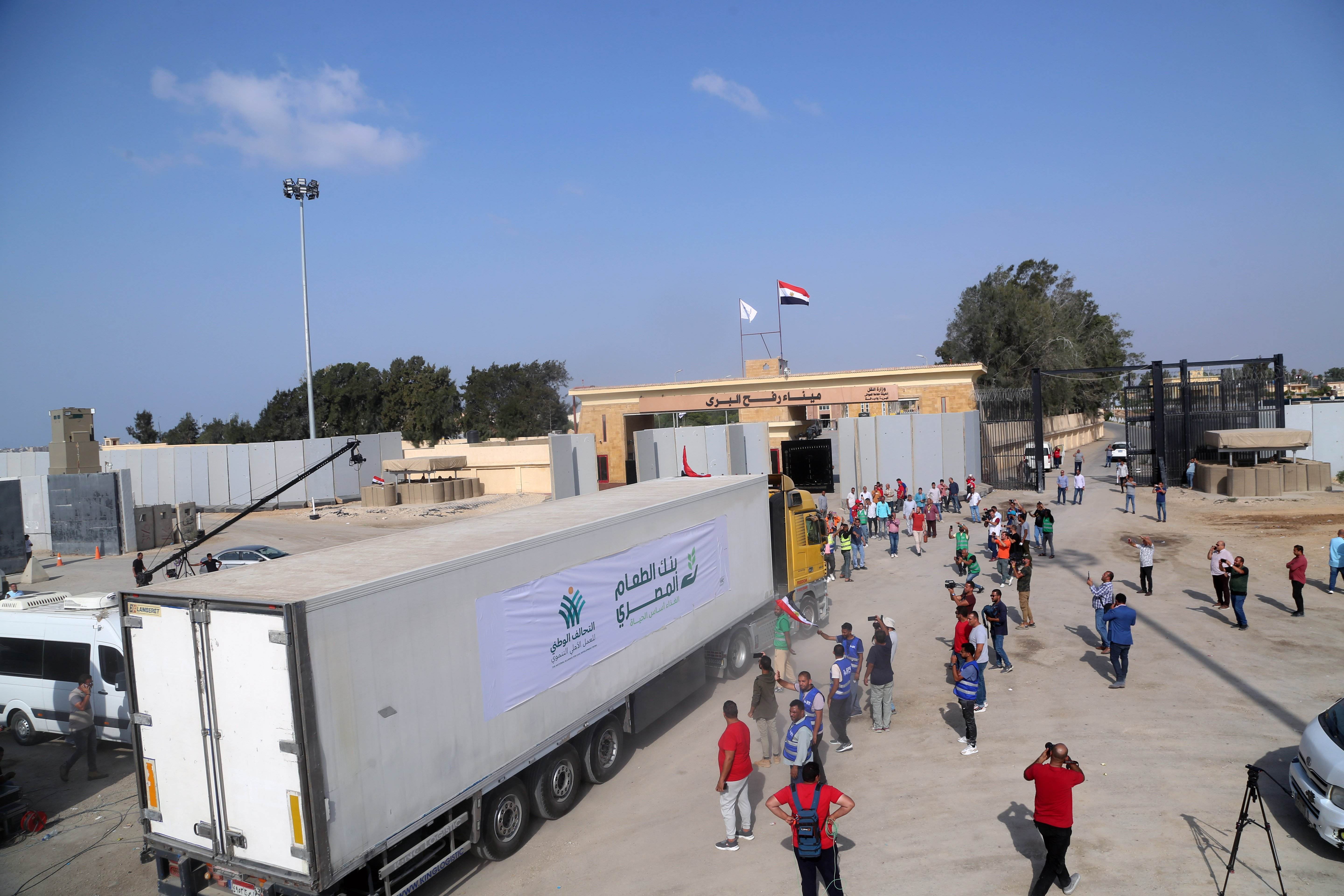 Entra en Gaza el mayor convoy de ayuda humanitaria desde que estalló el conflicto con Israel