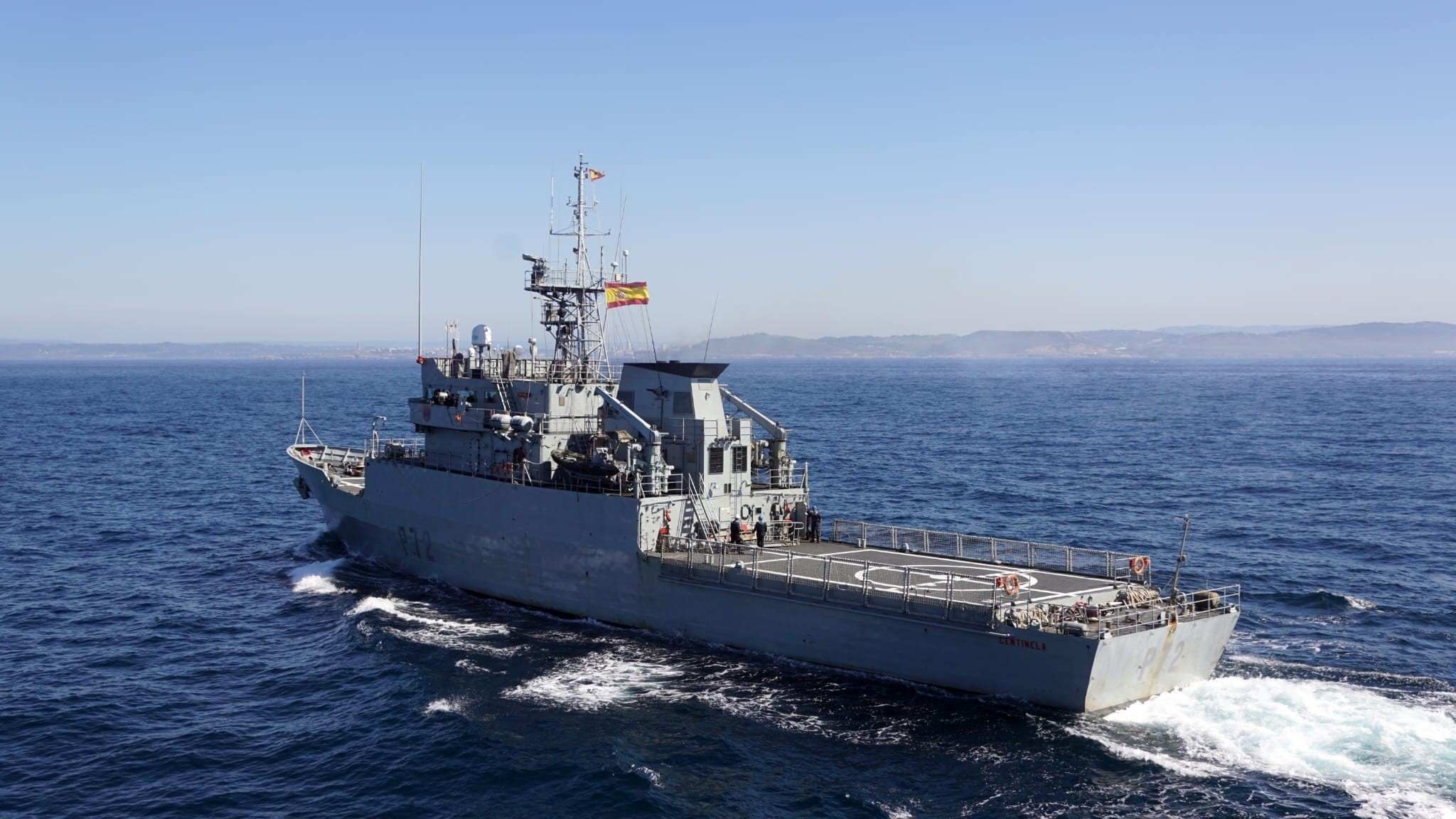 Vigilan dos barcos de guerra rusos que navegan delante de la costa gallega