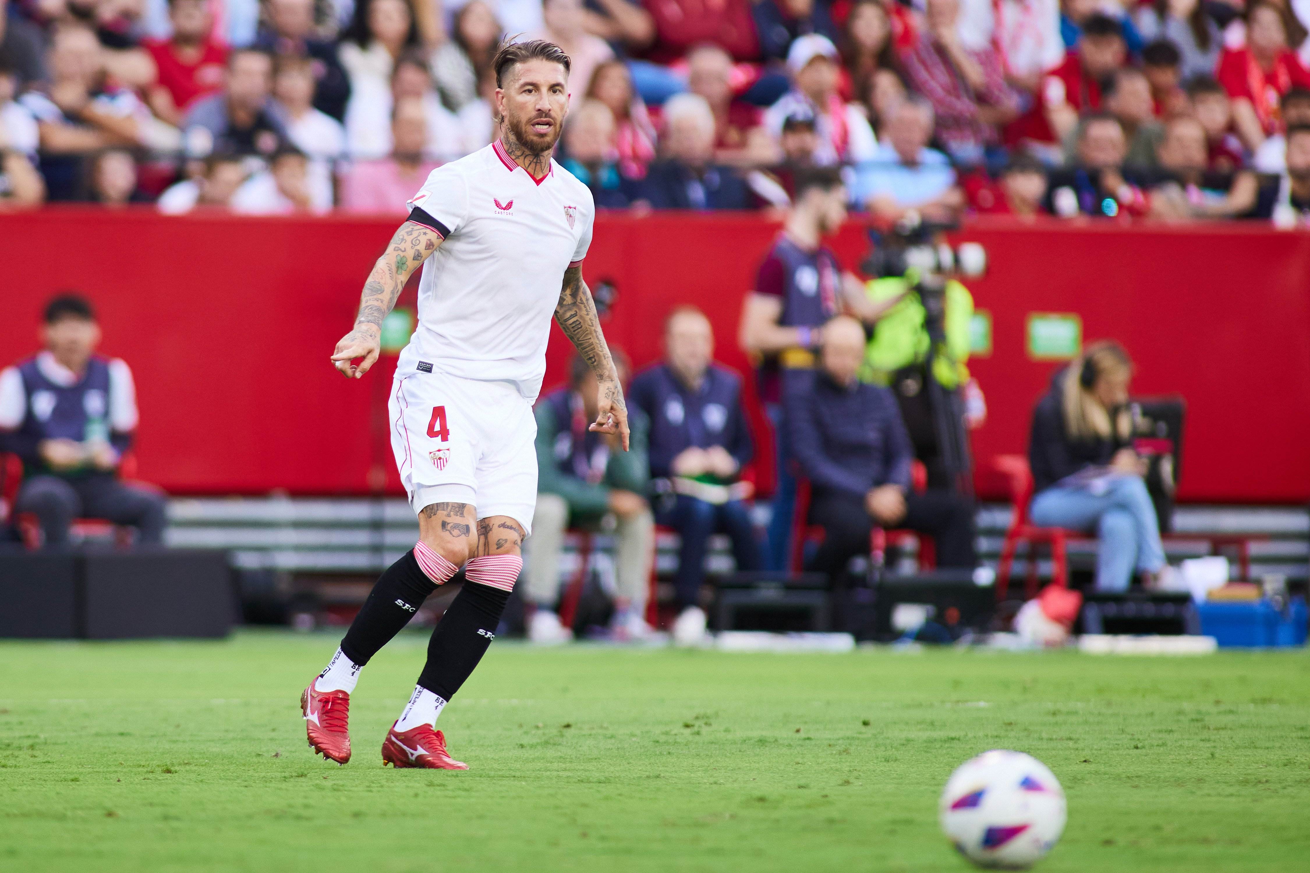 Quique Sánchez Flores quiere cargarse a Sergio Ramos en el Sevilla