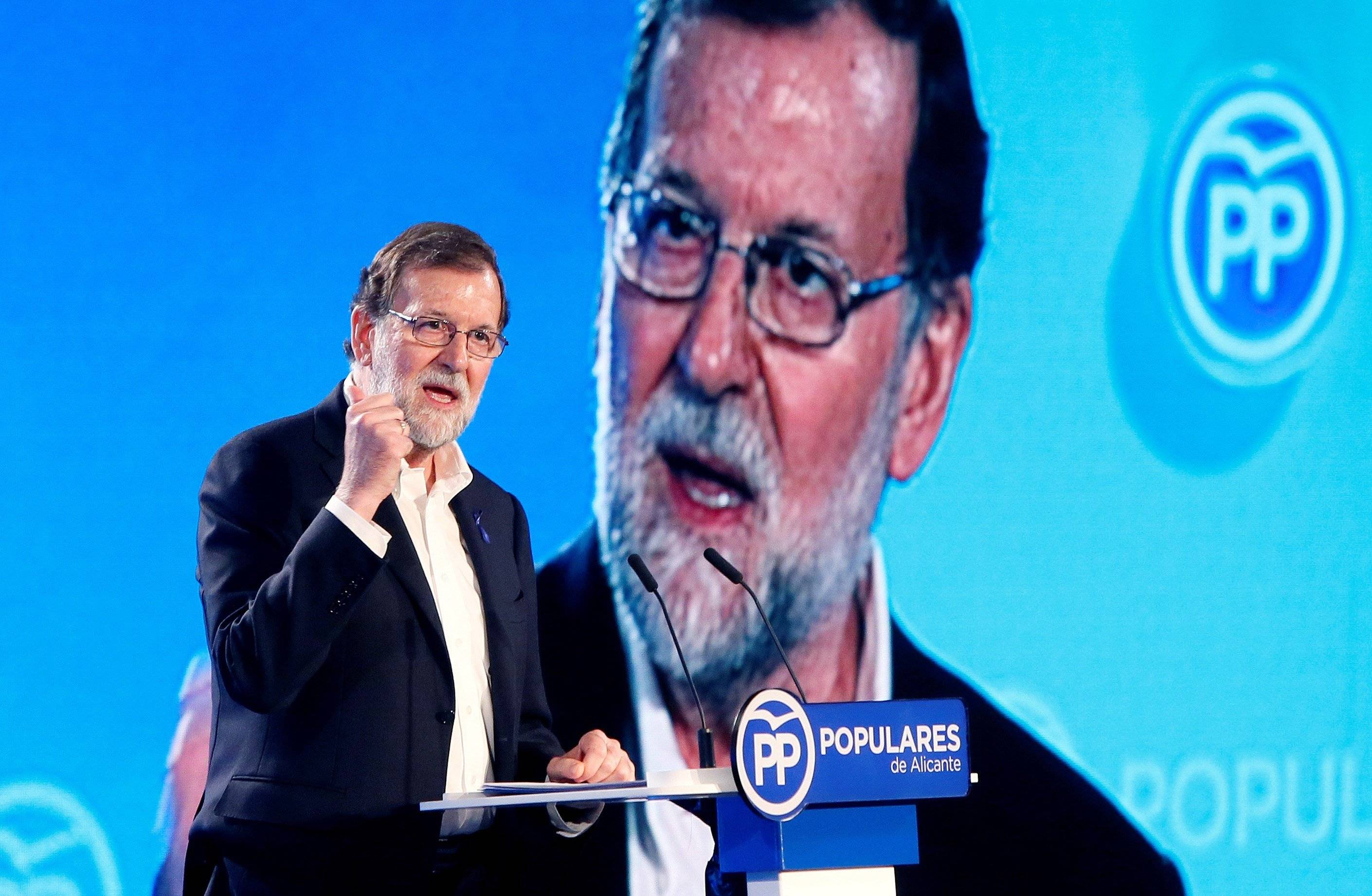 El lapsus de Rajoy en Alacant (delante de el alcalde)
