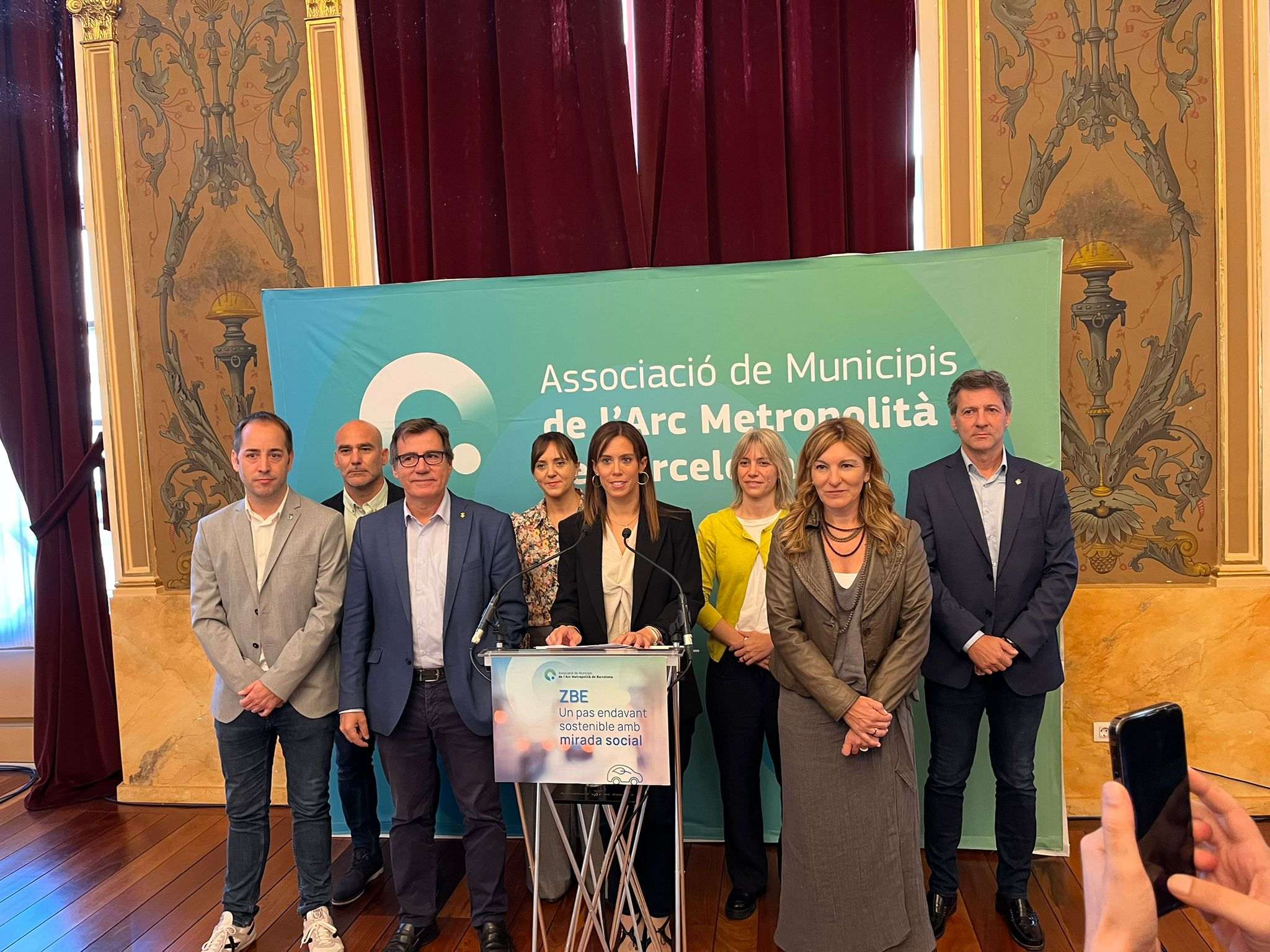 Nuevo encontronazo entre los municipios del Arco Metropolitano y el Govern por las zonas de bajas emisiones