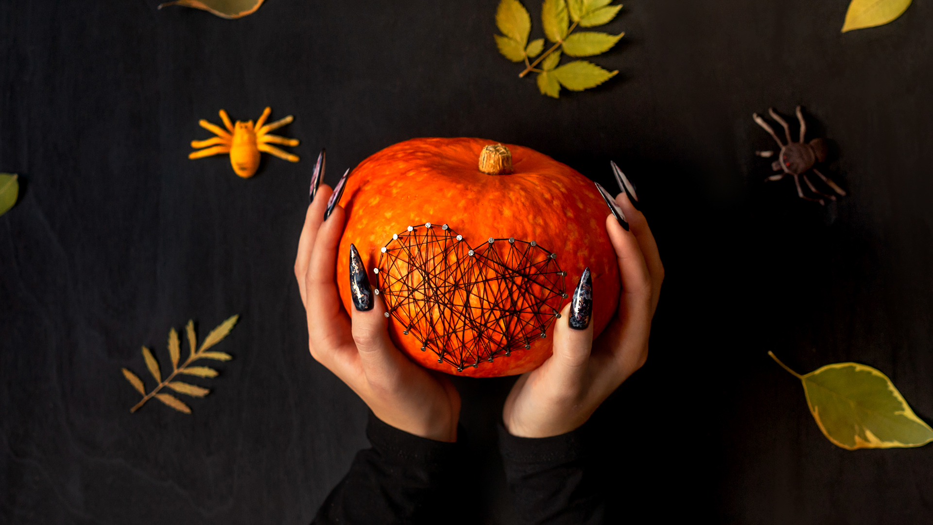 Aconsegueix una decoració de Halloween bonica i fàcil aprofitant coses que tens a casa