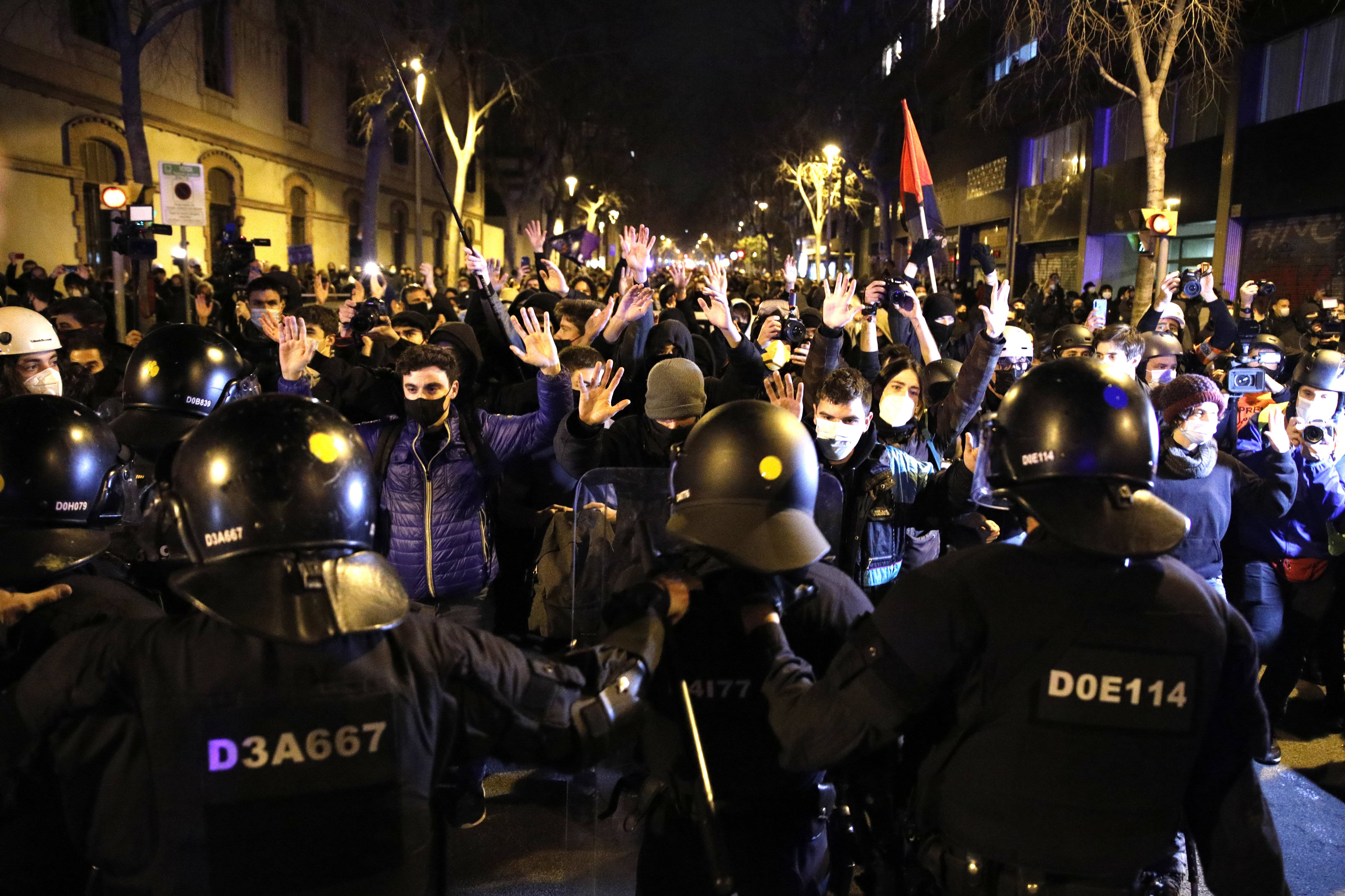 Absolts tres manifestants en suport a Pablo Hasél, acusats de desordres públics pels aldarulls del 2021