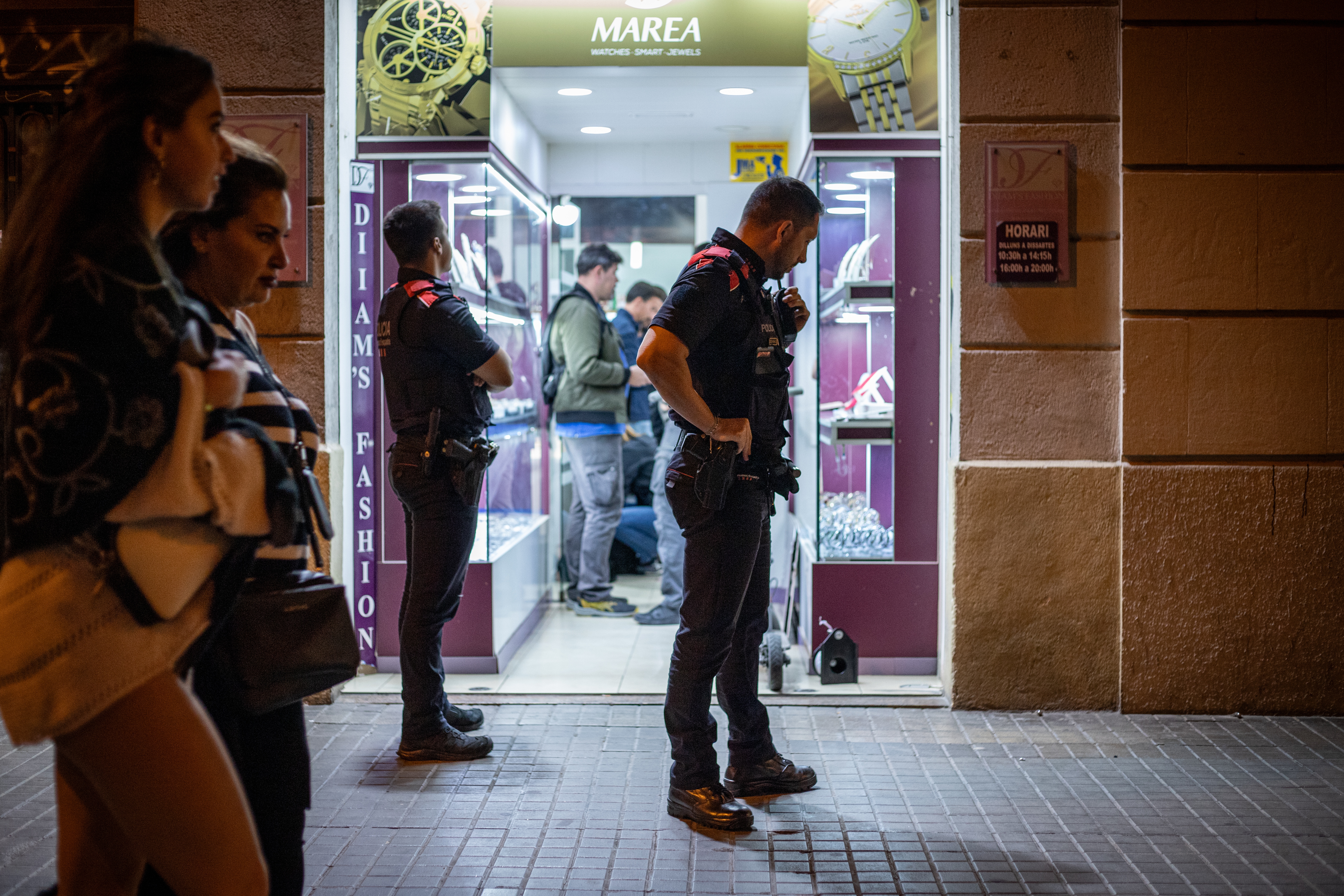 Atraco en una joyería de la ronda de Sant Antoni de Barcelona