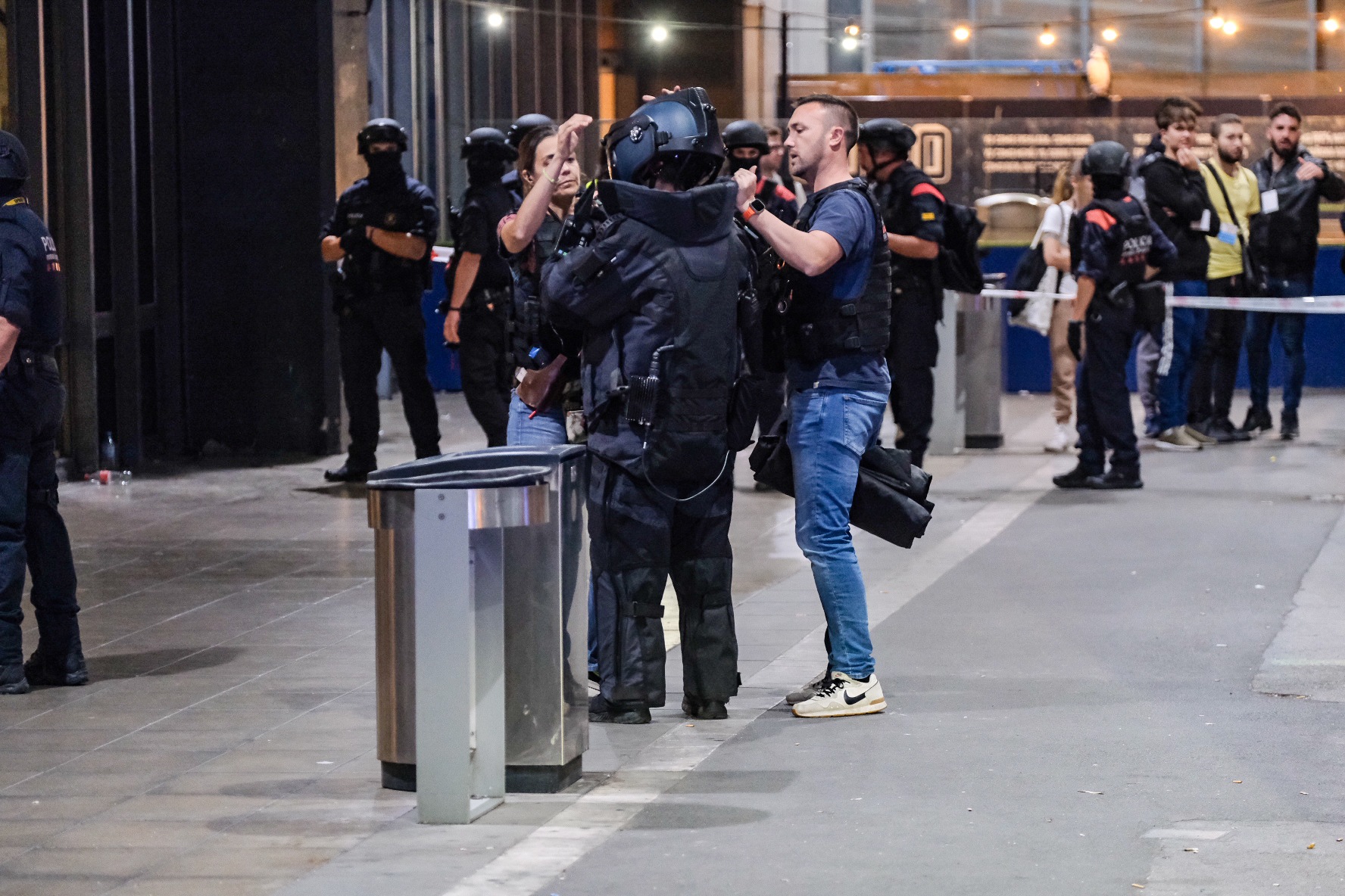 TEDAX ha hagut de desactivar un explosiu que portava un dels terroristes de l'estació de Sants