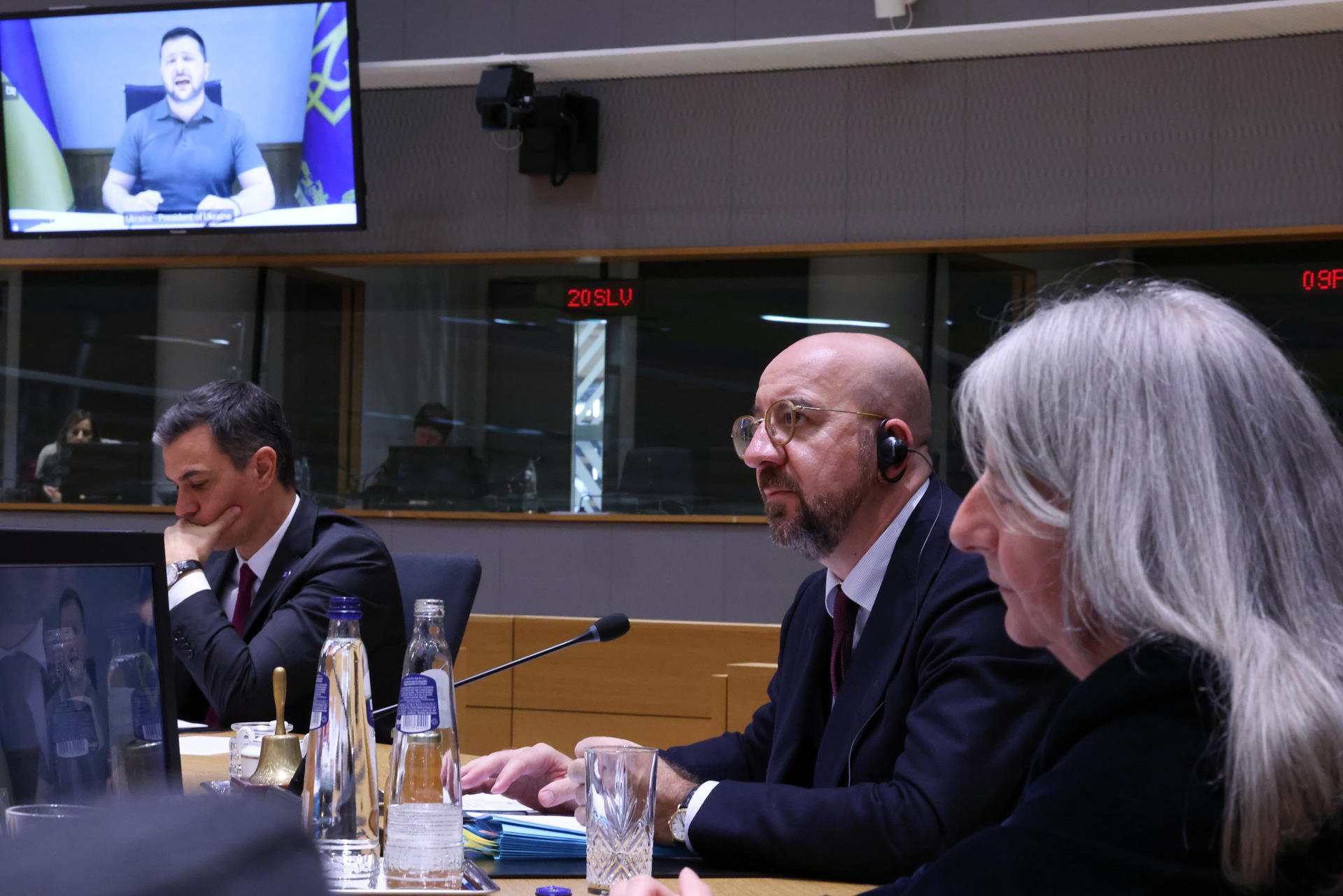 La UE prova de tranquil·litzar Zelenski, nerviós pel conflicte entre Israel i Hamàs
