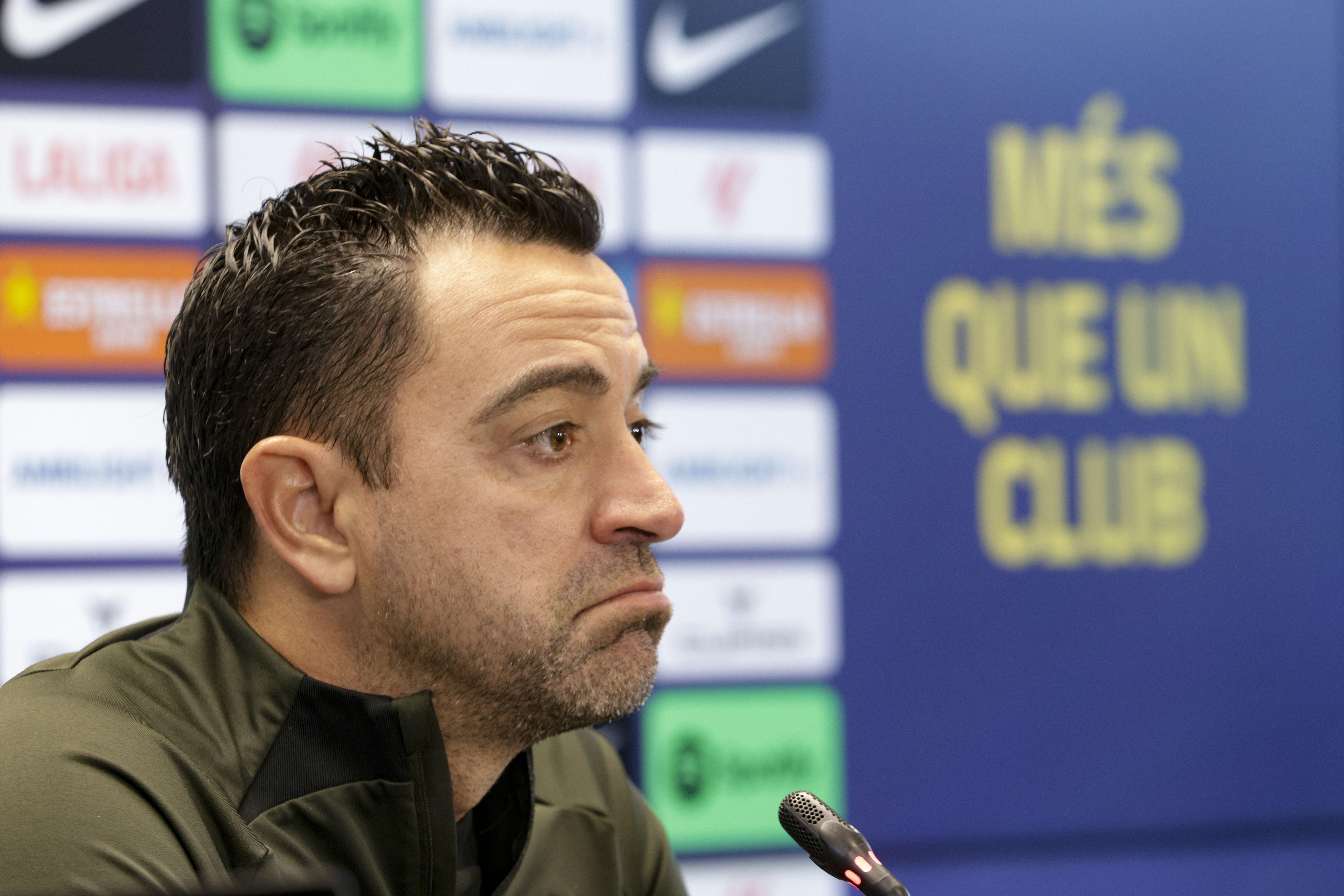 Frenada a la renovació amb el Barça, el número 1 de Xavi Hernández obre converses amb el City i el PSG