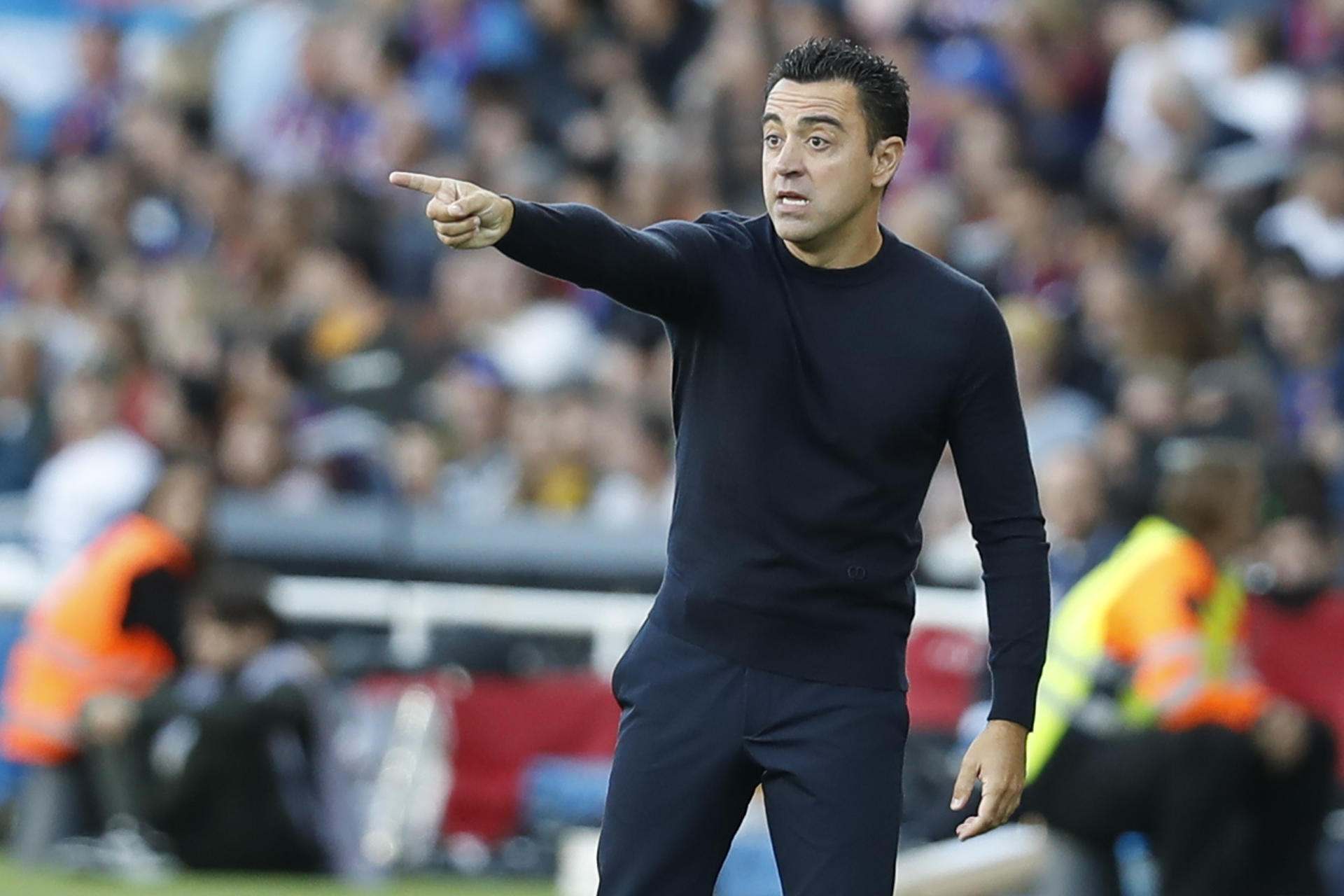 Xavi Hernández, bronca al final del Clàssic amb 4 implicats