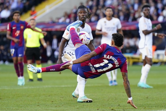 Raphinha Eduardo Camavinga Barça Real Madrid / Foto: EFE Raphinha Eduardo Camavinga Barça Real Madrid / Foto: EFE