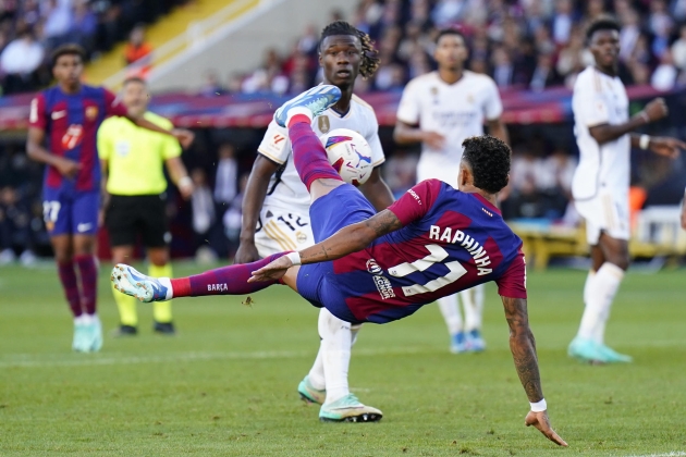 Raphinha Eduardo Camavinga Barça Real Madrid / Foto: EFE