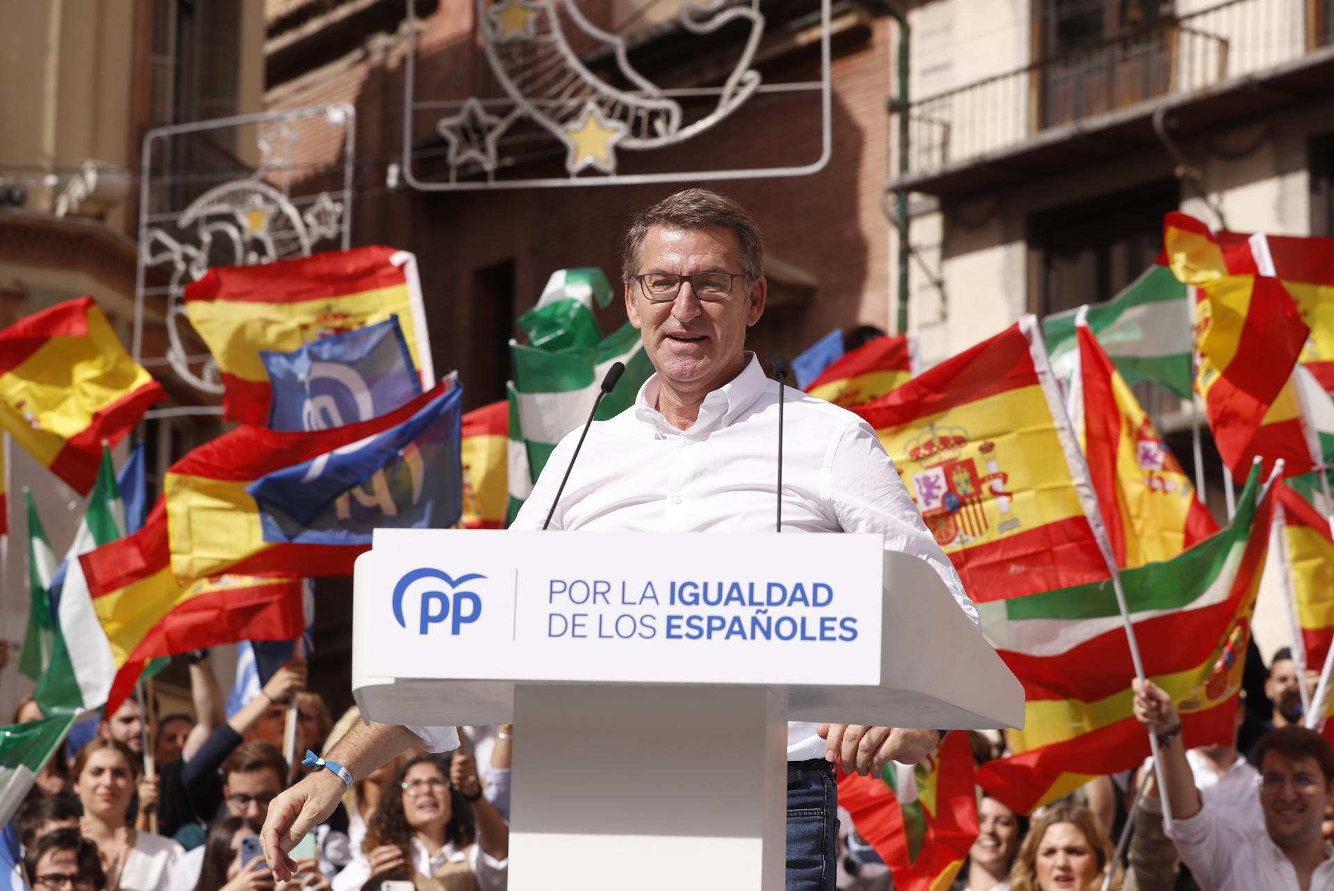 Feijóo pide a los barones del PSOE contrarios a la amnistía dinamitar la estrategia de Sánchez