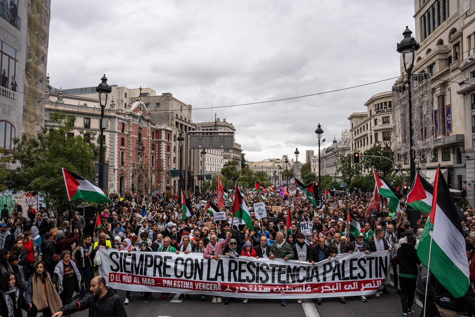 Manifestación multitudinaria en Madrid en apoyo al pueblo palestino: "No es una guerra, es un genocidio"