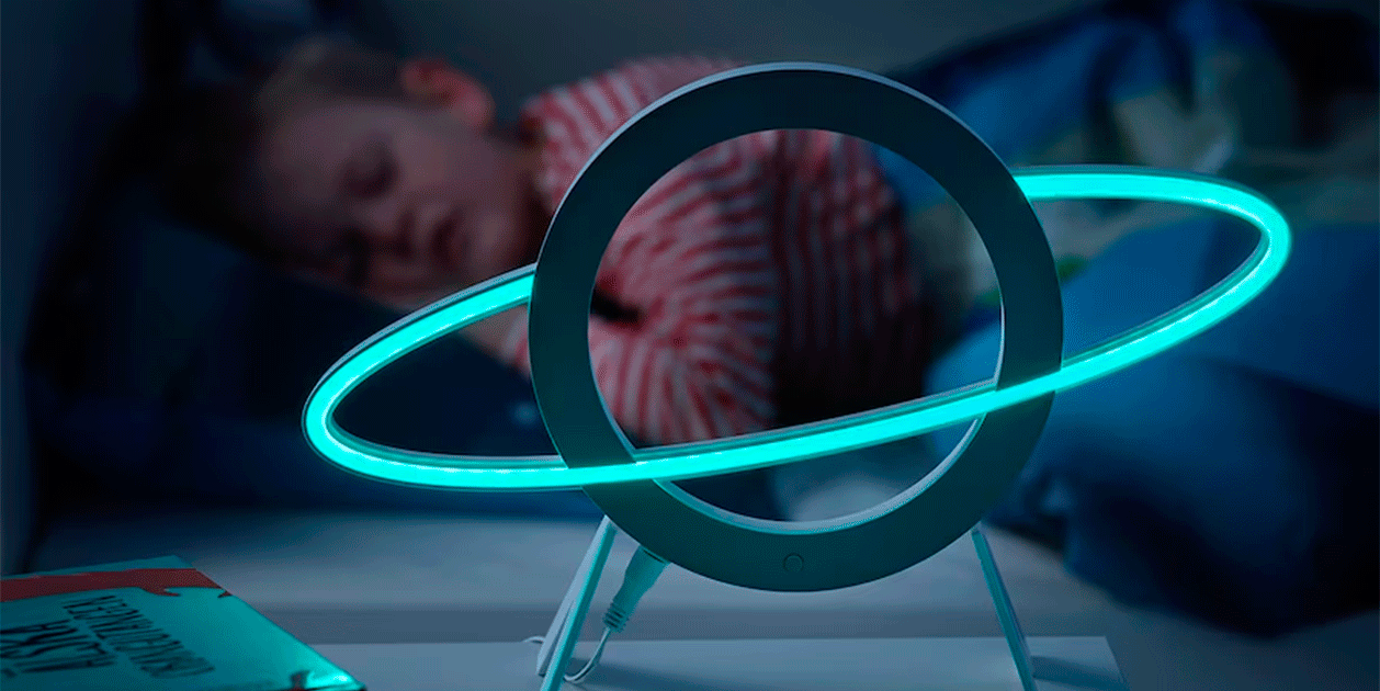 Ikea lanza una lámpara con forma de Saturno con 7 colores de iluminación LED