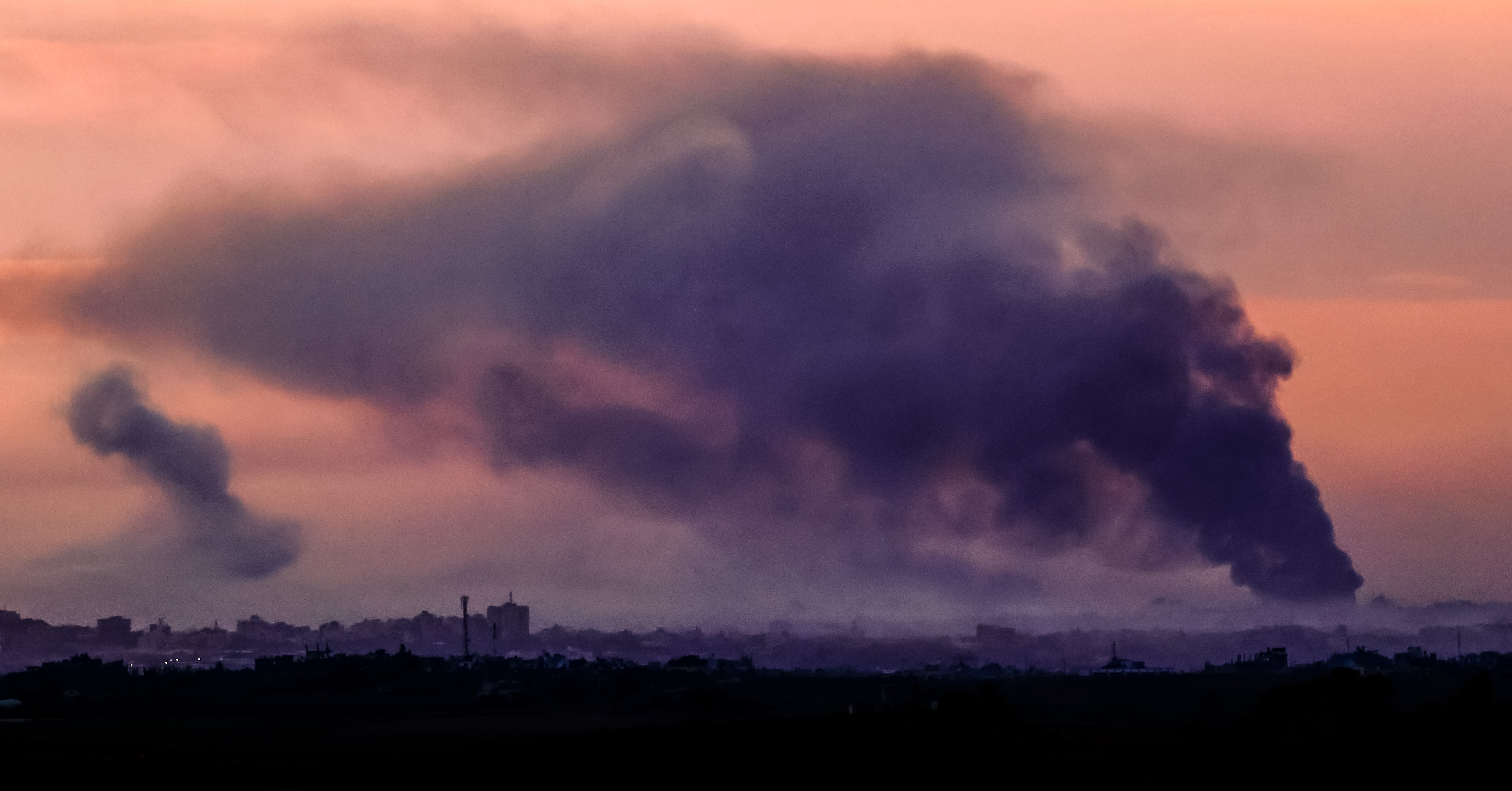 La cifra de muertos por los ataques de Israel contra la Franja de Gaza supera los 8.300