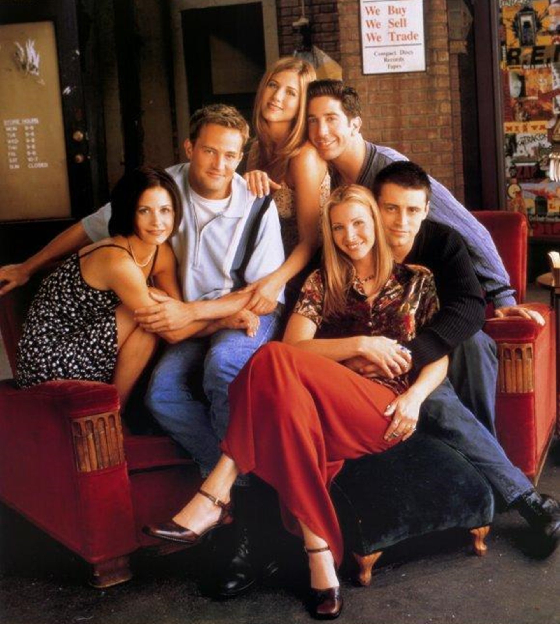 Les estrelles de 'Friends' s'acomiaden de Matthew Perry: "Estem devastats. Érem més que companys, som família"