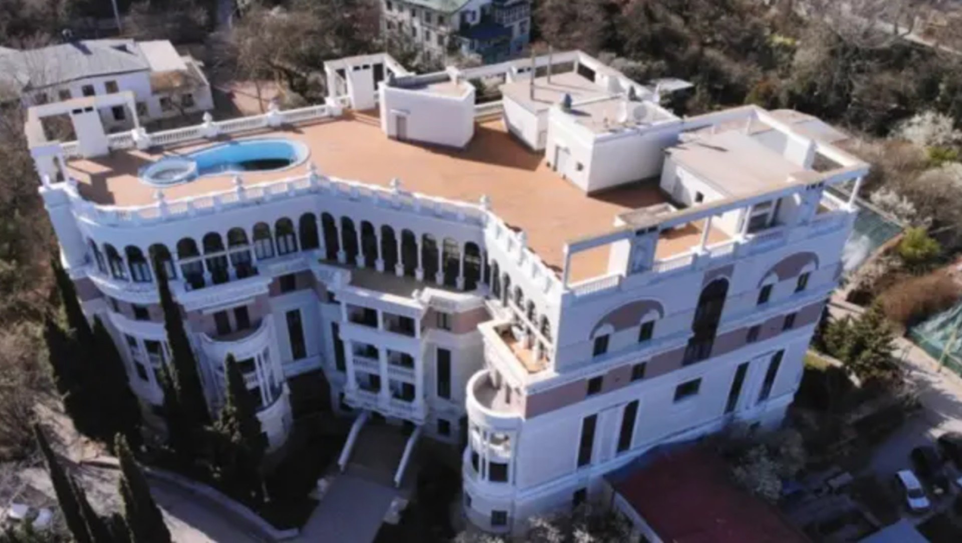 Subhastat per gairebé mig milió d'euros l'apartament confiscat de Zelenski a Crimea