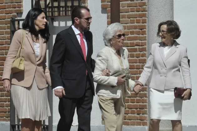 Ana Togores con la familia Ana Togores con la familia