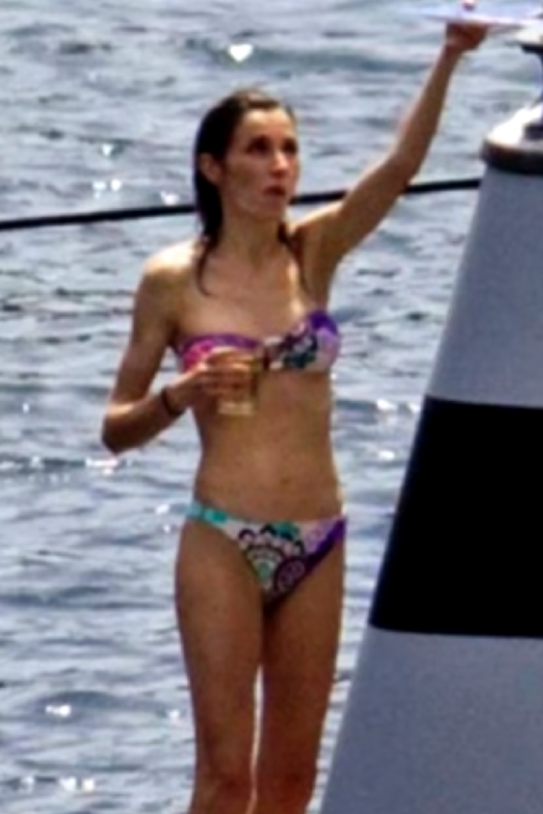 letizia bikini youtube