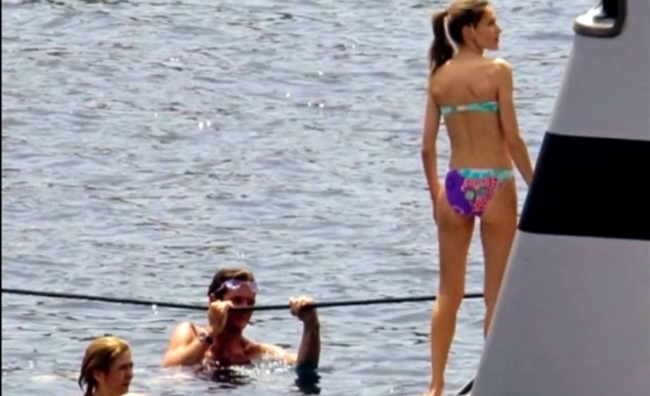 letizia bikini fortuna Youtube