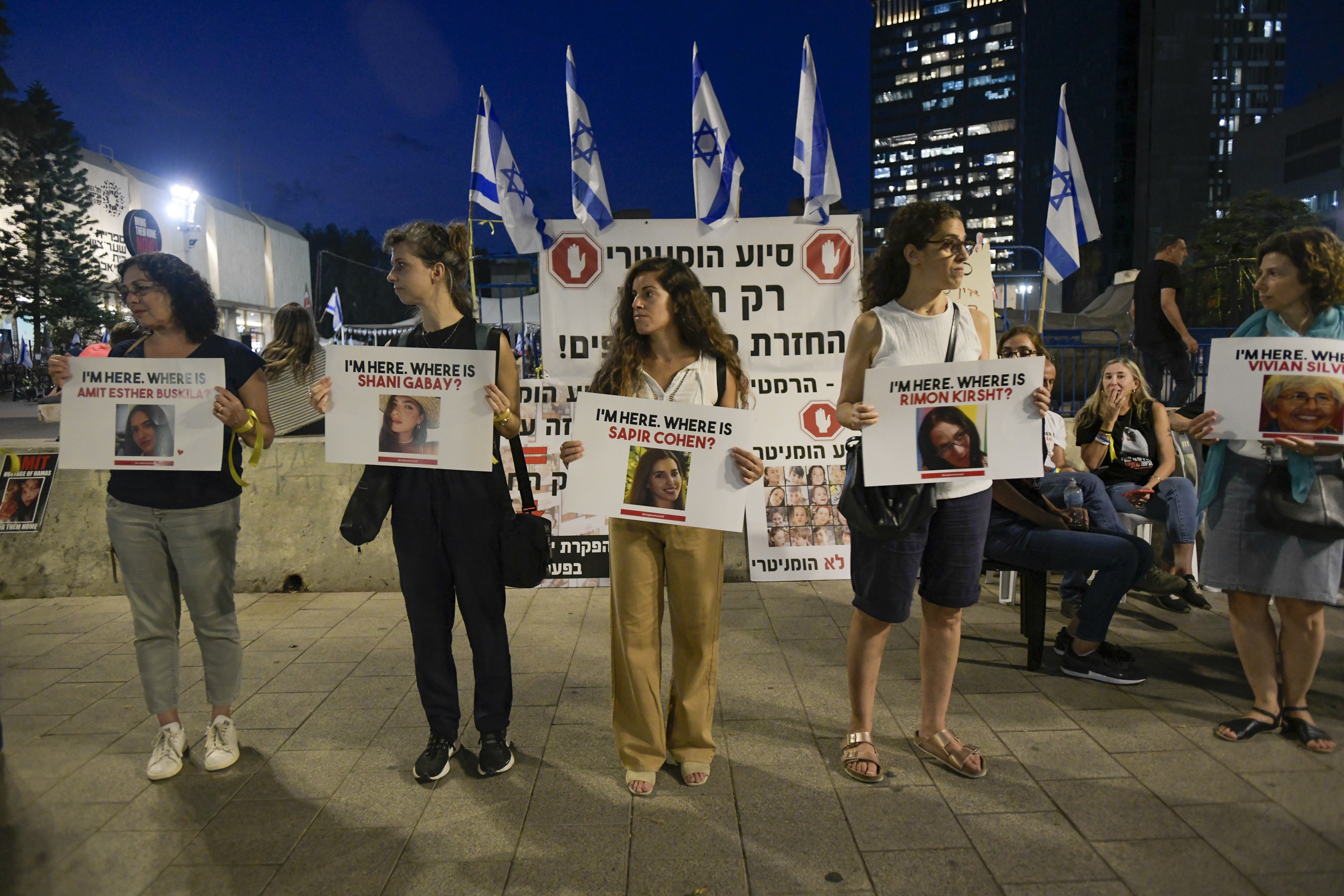 Familiares de rehenes israelíes piden a Netanyahu una nueva tregua para liberarlos