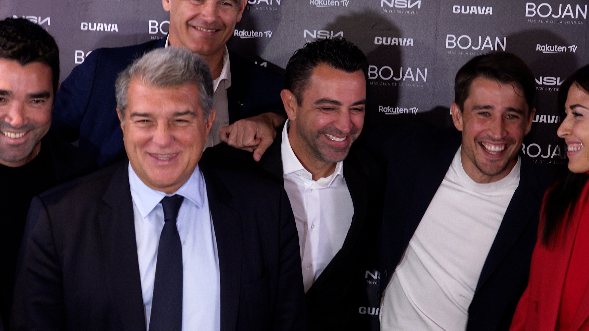 Joan Laporta convenç Xavi Hernández perquè segueixi al Barça