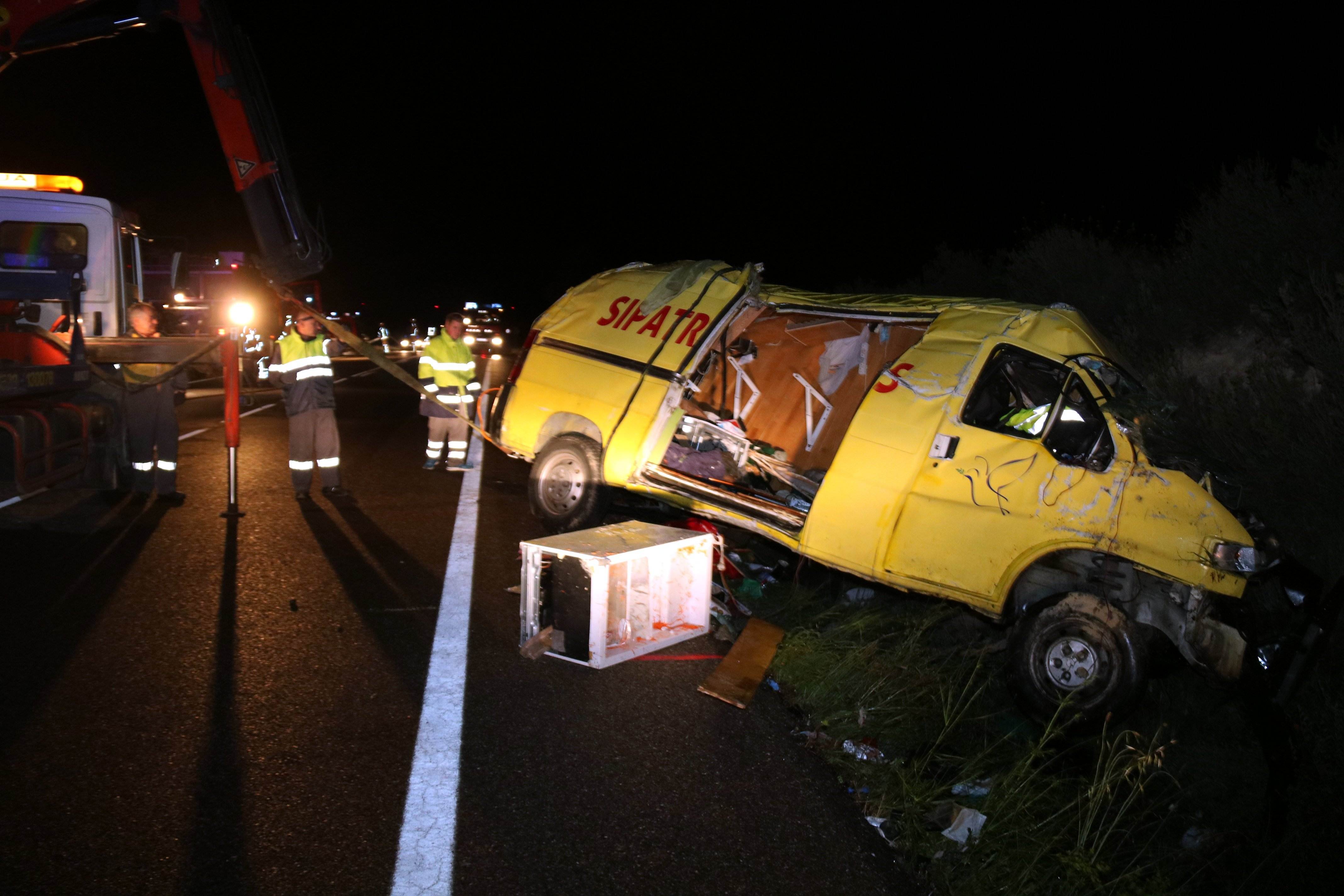 Un mosso entre los tres muertos en el accidente de Llardecans, en el Segrià