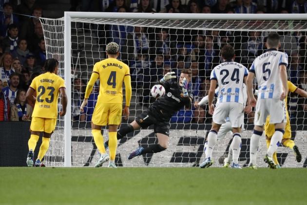 Ter Stegen, interviniendo durante el Real Sociedad - Barça / Foto: EFE