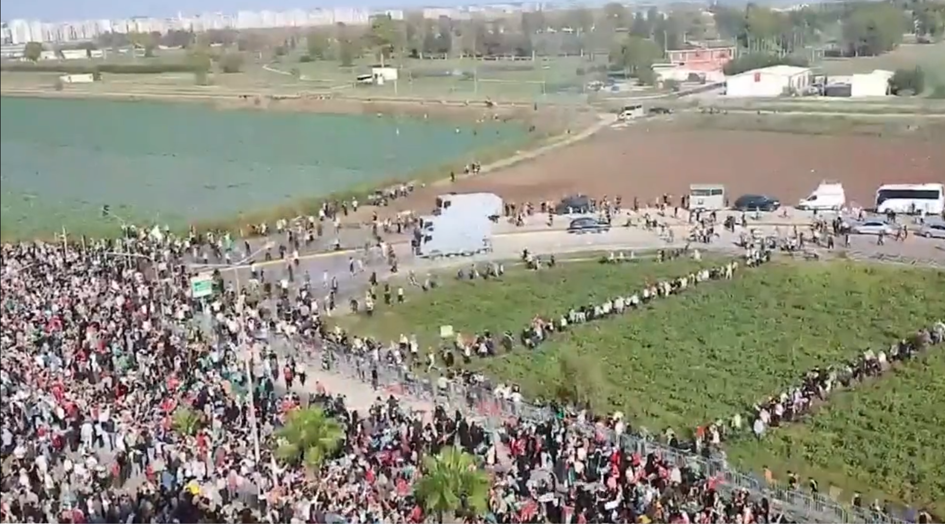 Manifestantes pro-Palestina intentan asaltar una base militar de los EE.UU. en Turquía | VÍDEO