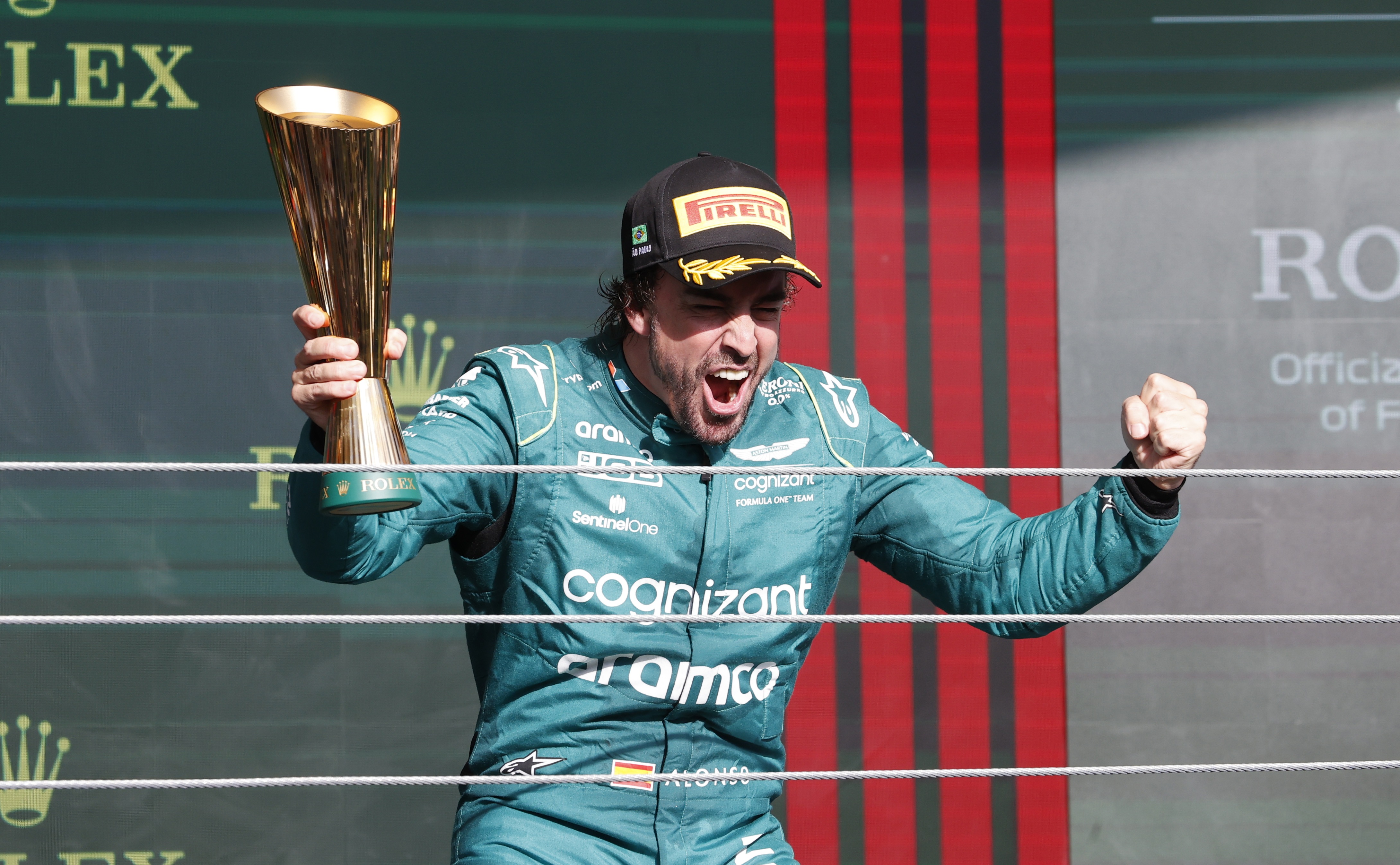 Max Verstappen gana en Brasil y Fernando Alonso vuelve al podio por 53 milésimas