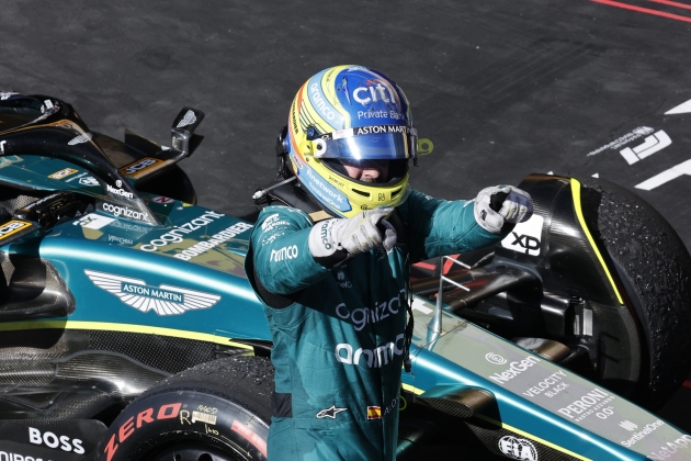 Fernando Alonso celebrando podio Brasil / Foto: EFE - Sebastiao Moreira