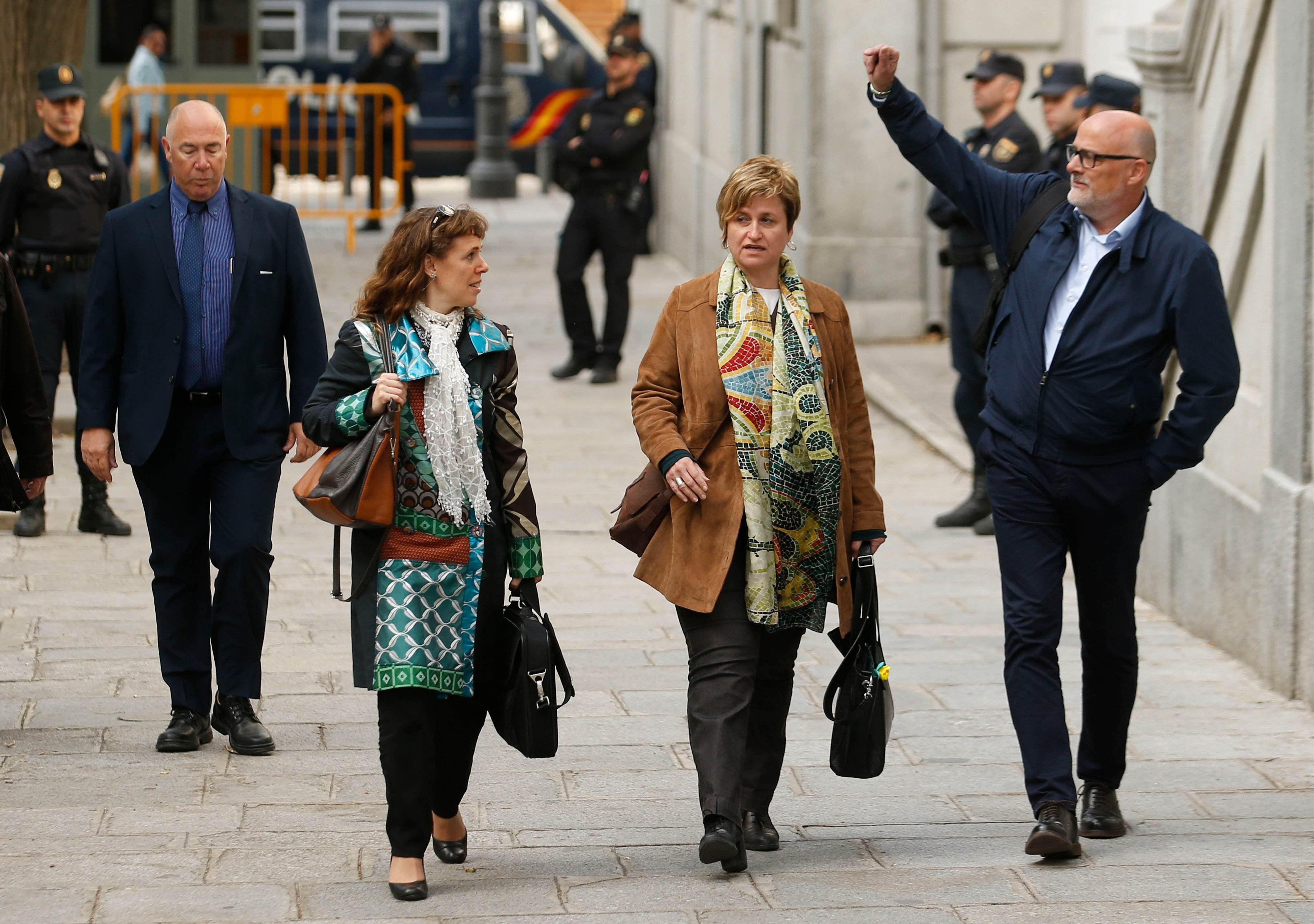 Los miembros de la Mesa pedirán que se levanten las medidas cautelares