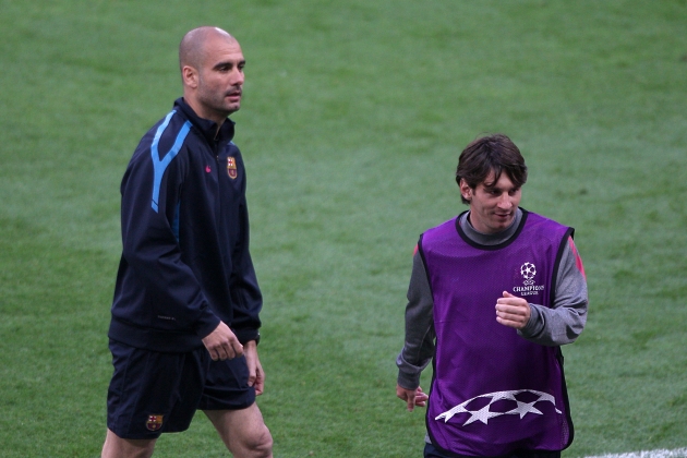 Pep Guardiola y Messi durante un entrenamiento en el Barça / Foto: Europa Press