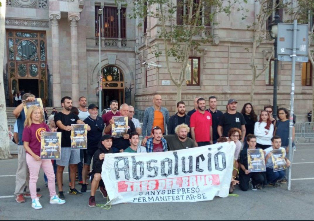 L'Audiència de Barcelona corregeix la Fiscalia: absol 3 independentistes i en castiga 2 a un any de presó
