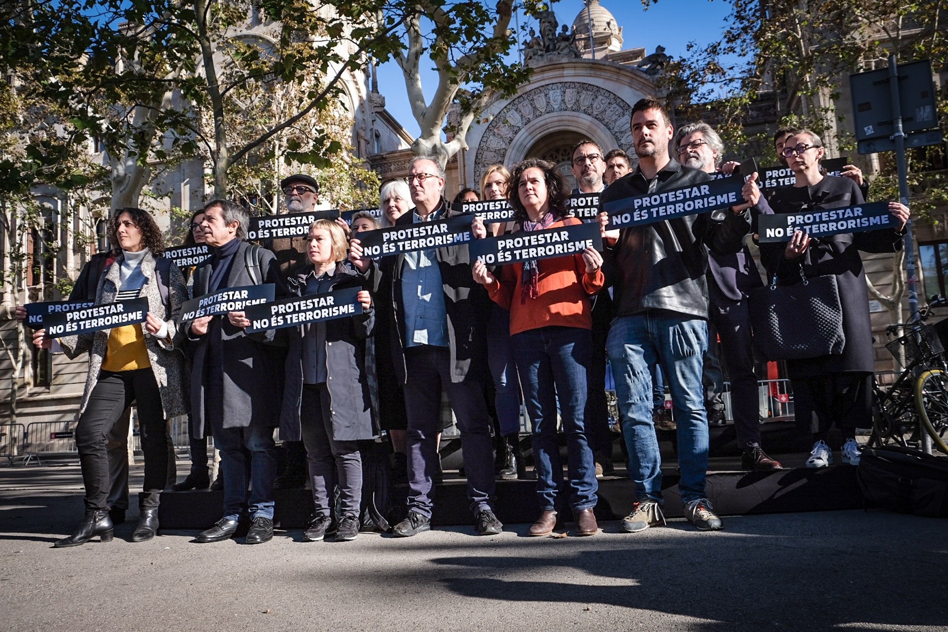 Four Catalan parties join to denounce the Tsunami investigation: "Protesting is not terrorism"