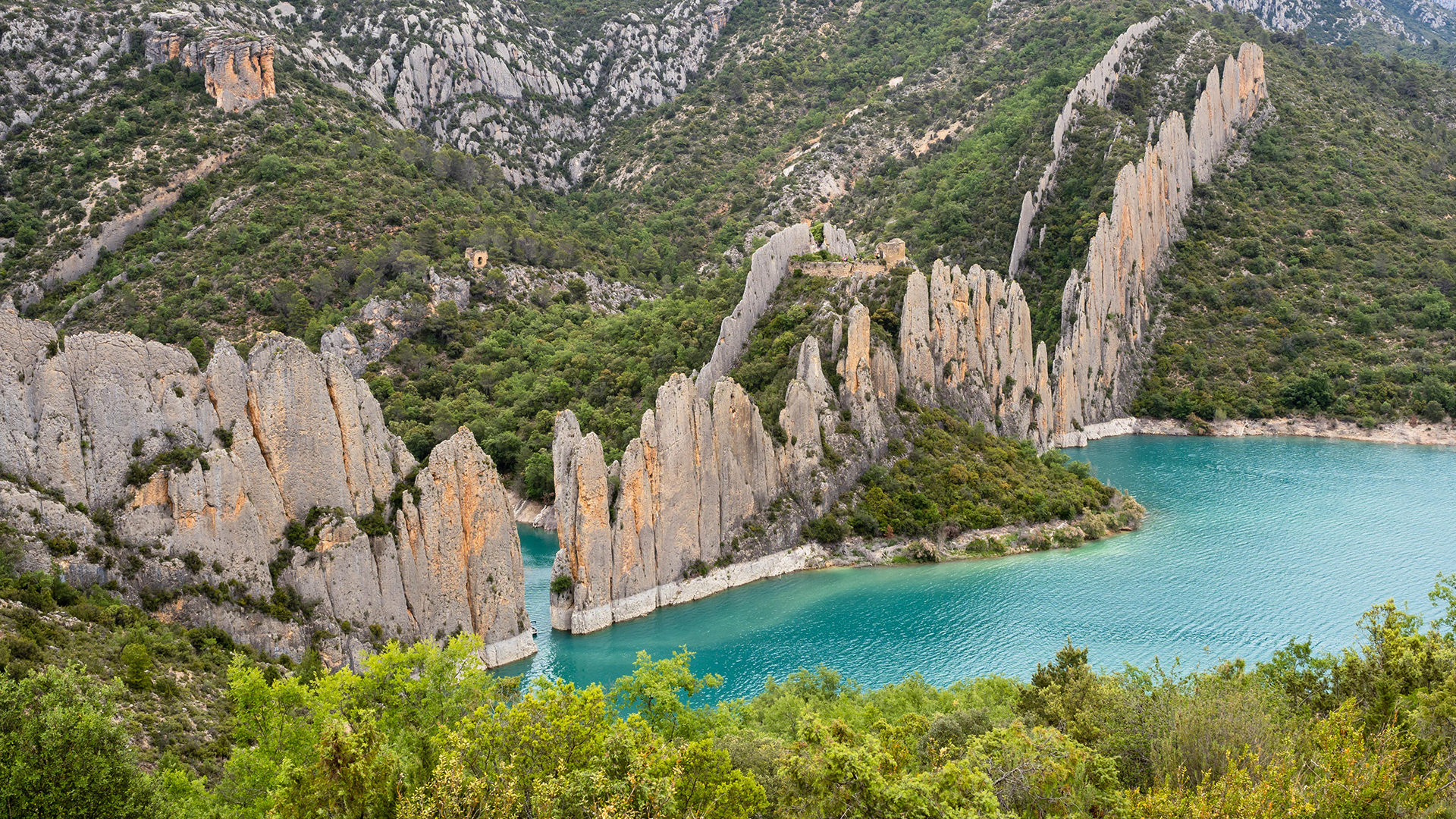 Aquesta "muralla xinesa" natural és molt a prop de Catalunya i et deixarà sense paraules