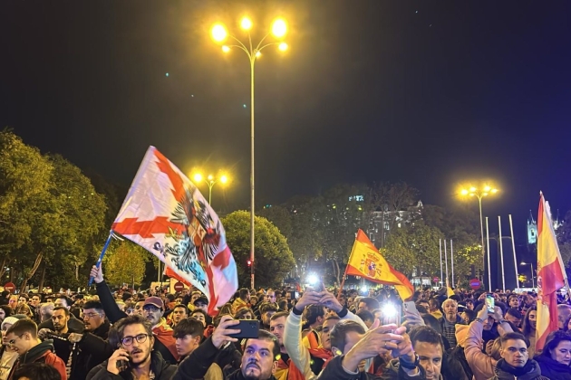 Protesta amnistía acuerdo independentistas Congrios Diputados / Abel Degà Protesta amnistía acuerdo independentistas Congrios Diputados / Abel Degà