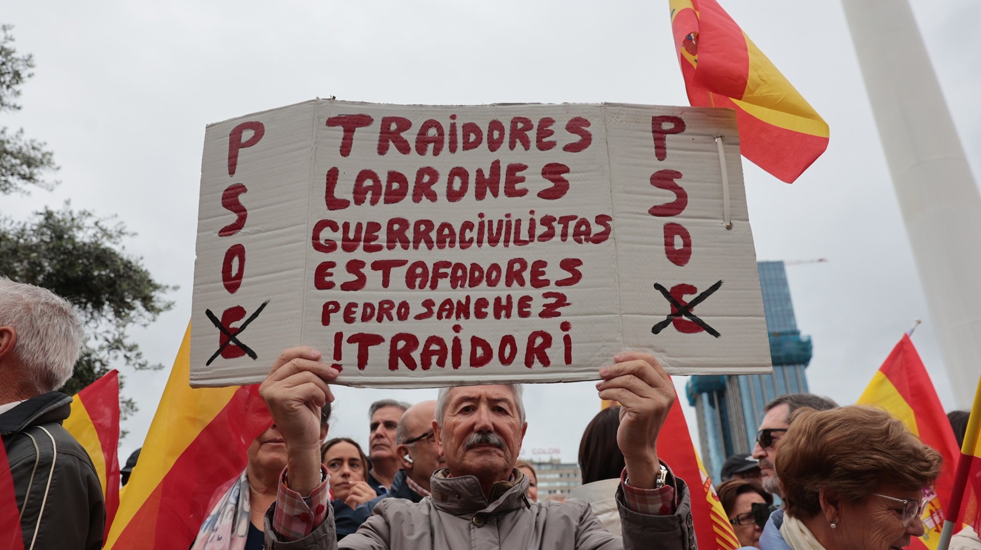 La Fundación Francisco Franco tacha al PSOE "de organización delincuencial" por negociar la amnistía