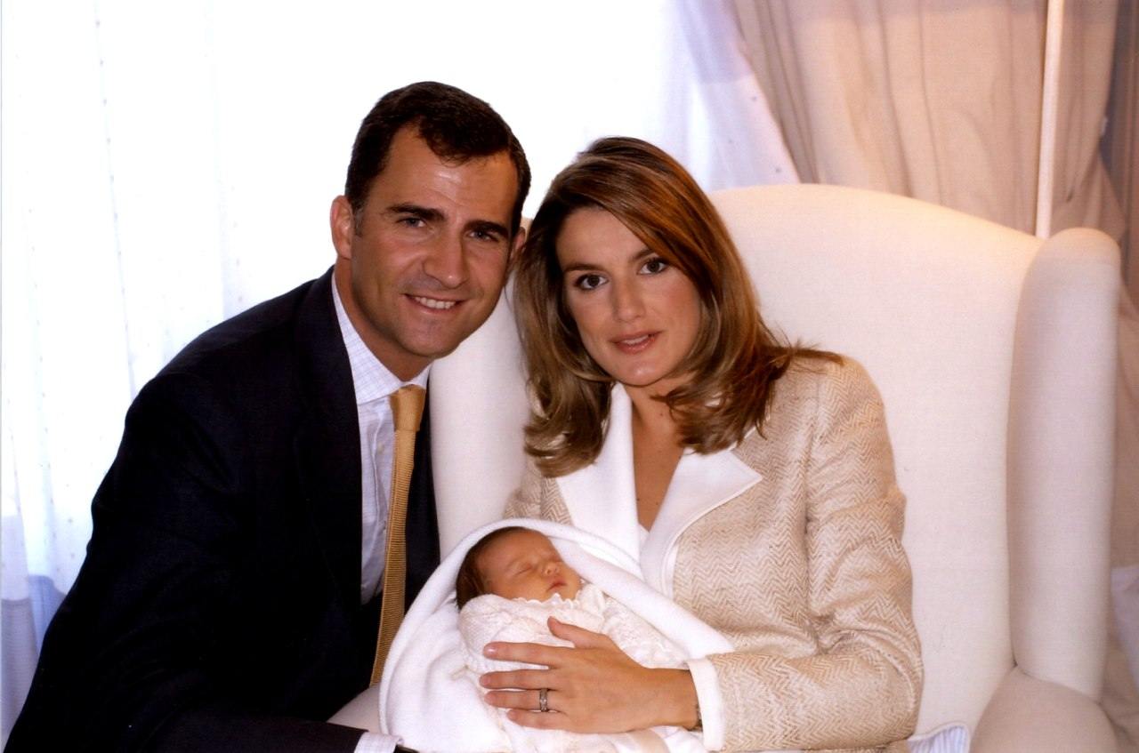 Letizia y Felipe con Leonor de bebé