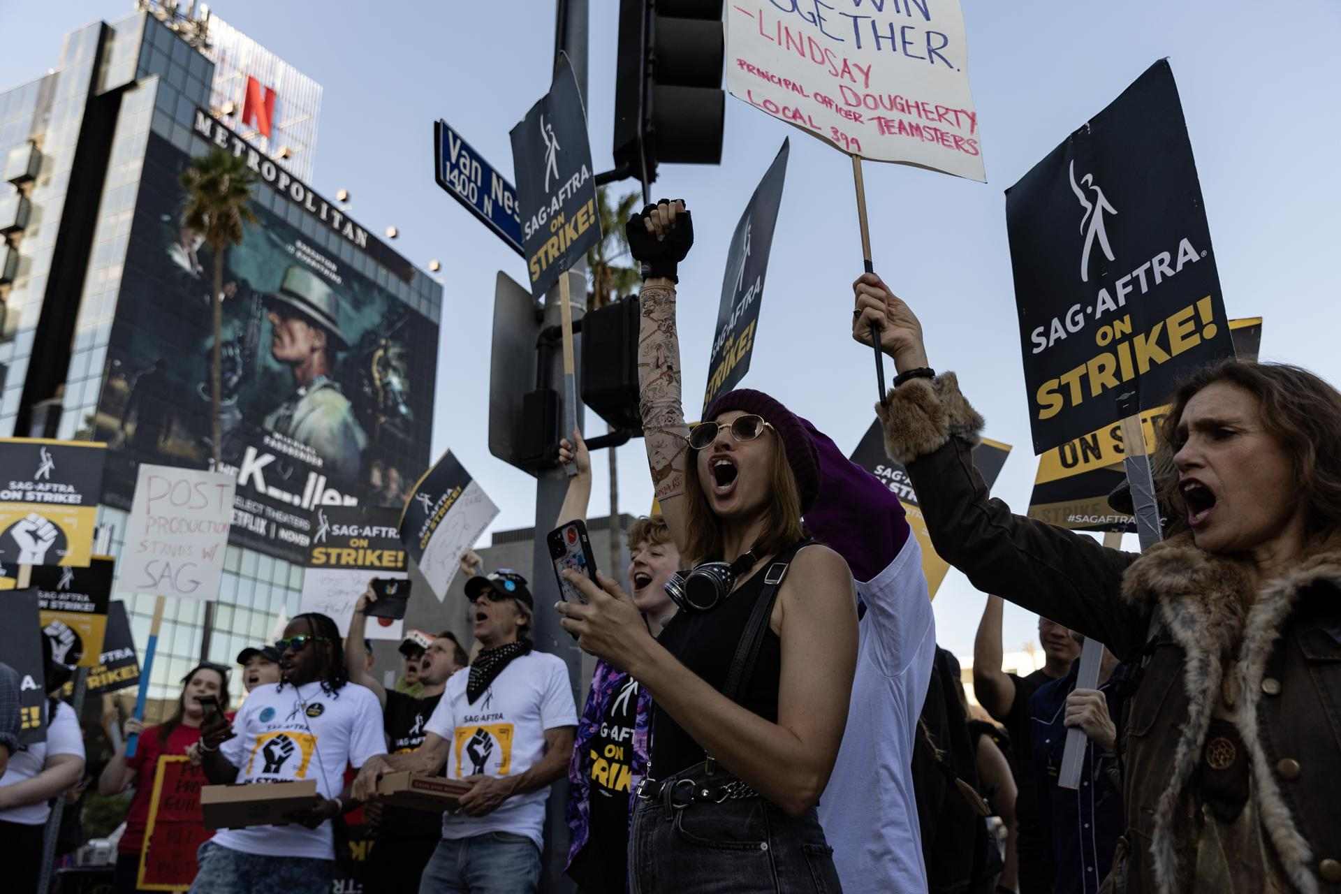Vuelven los rodajes: los actores de Hollywood consiguen un nuevo convenio y ponen fin a una huelga de 118 días