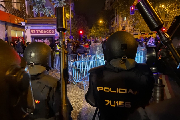 Policia protesta Ferraz, seu PSOE / Jaume Vich