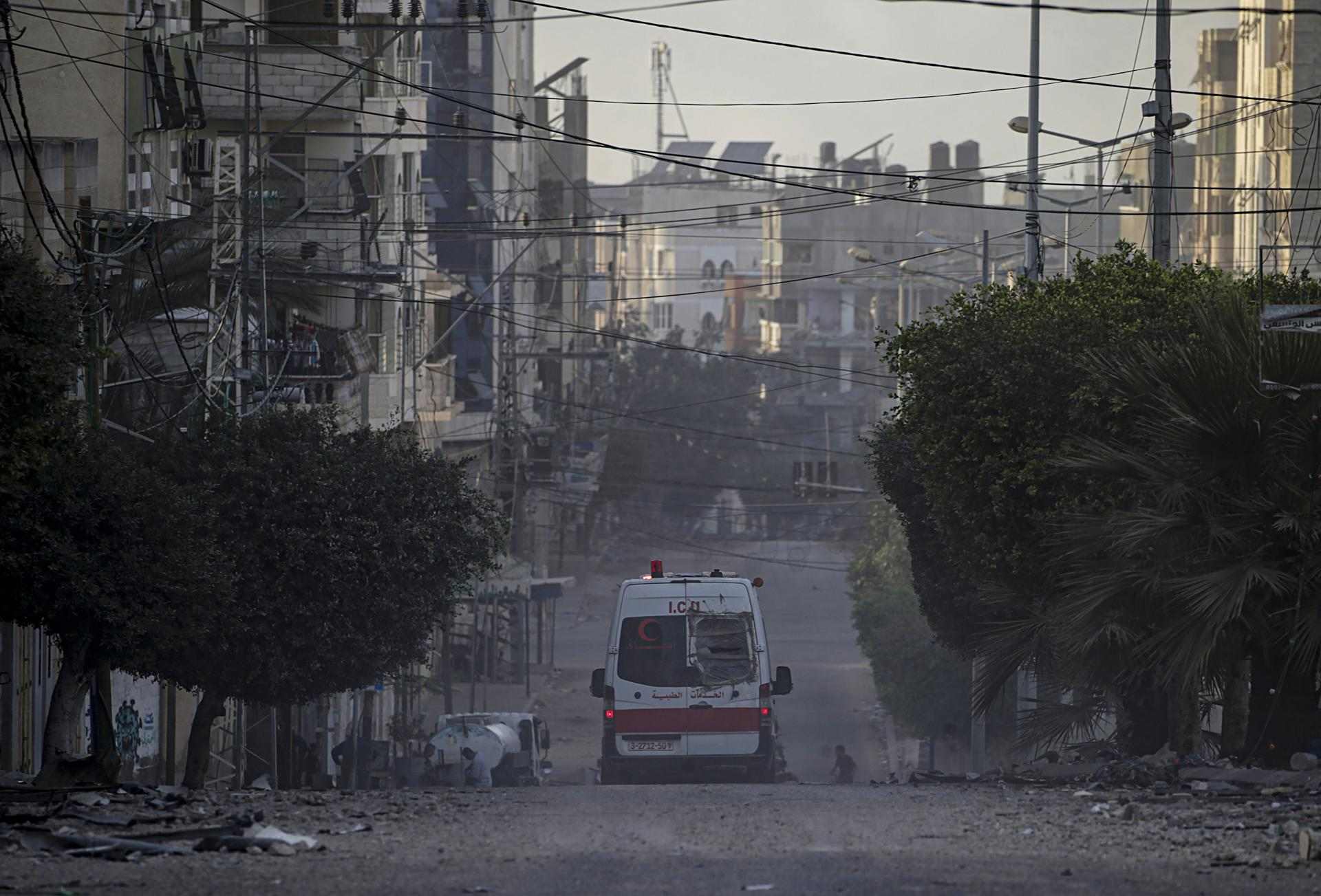 Un atac israelià contra una escola a la ciutat de Gaza provoca desenes de morts