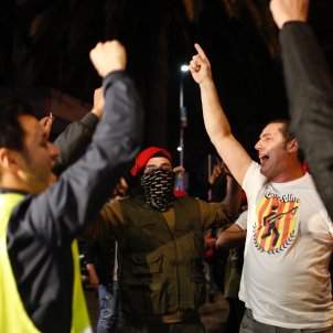 Els Mossos eviten l'enfrontament entre unionistes i antifeixistes a Francesc Macià