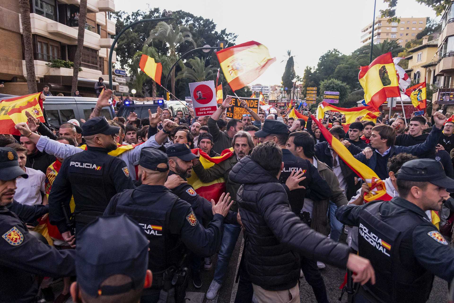 L'espanyolisme rep amb insults i xiulets Pedro Sánchez a Màlaga