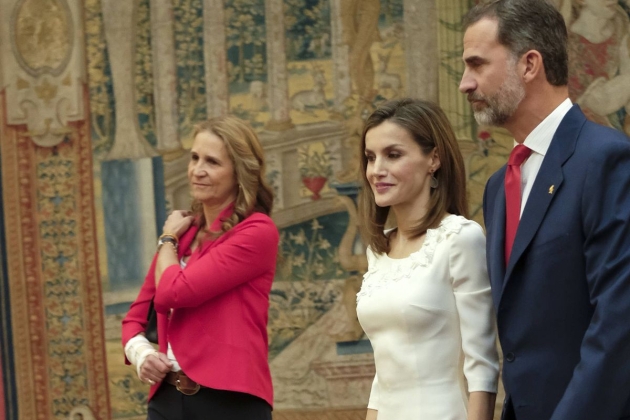 Felipe, Letizia y Elena 