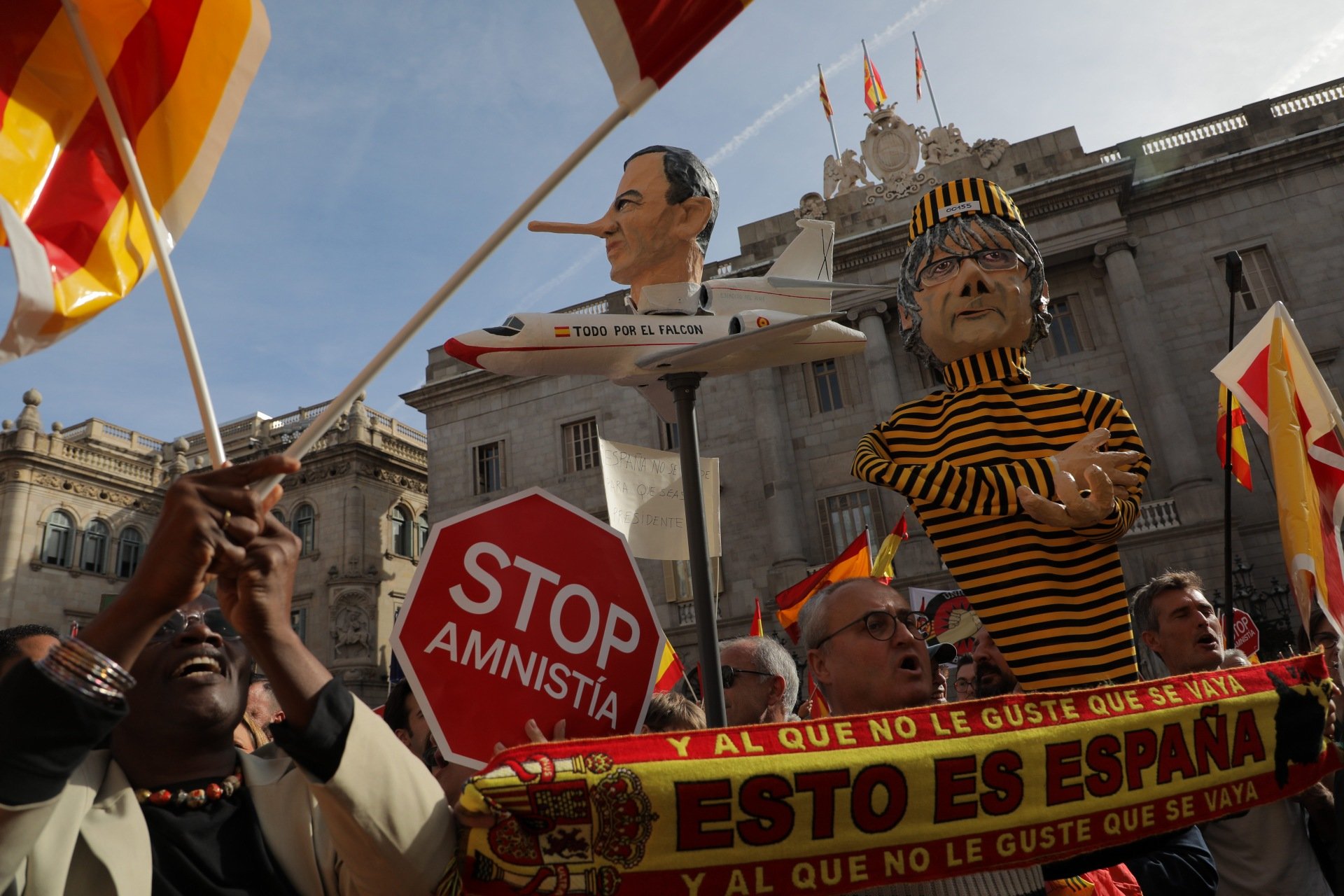 El españolismo vuelve a fracasar en Barcelona contra la amnistía y eleva el tono contra Sánchez y Puigdemont