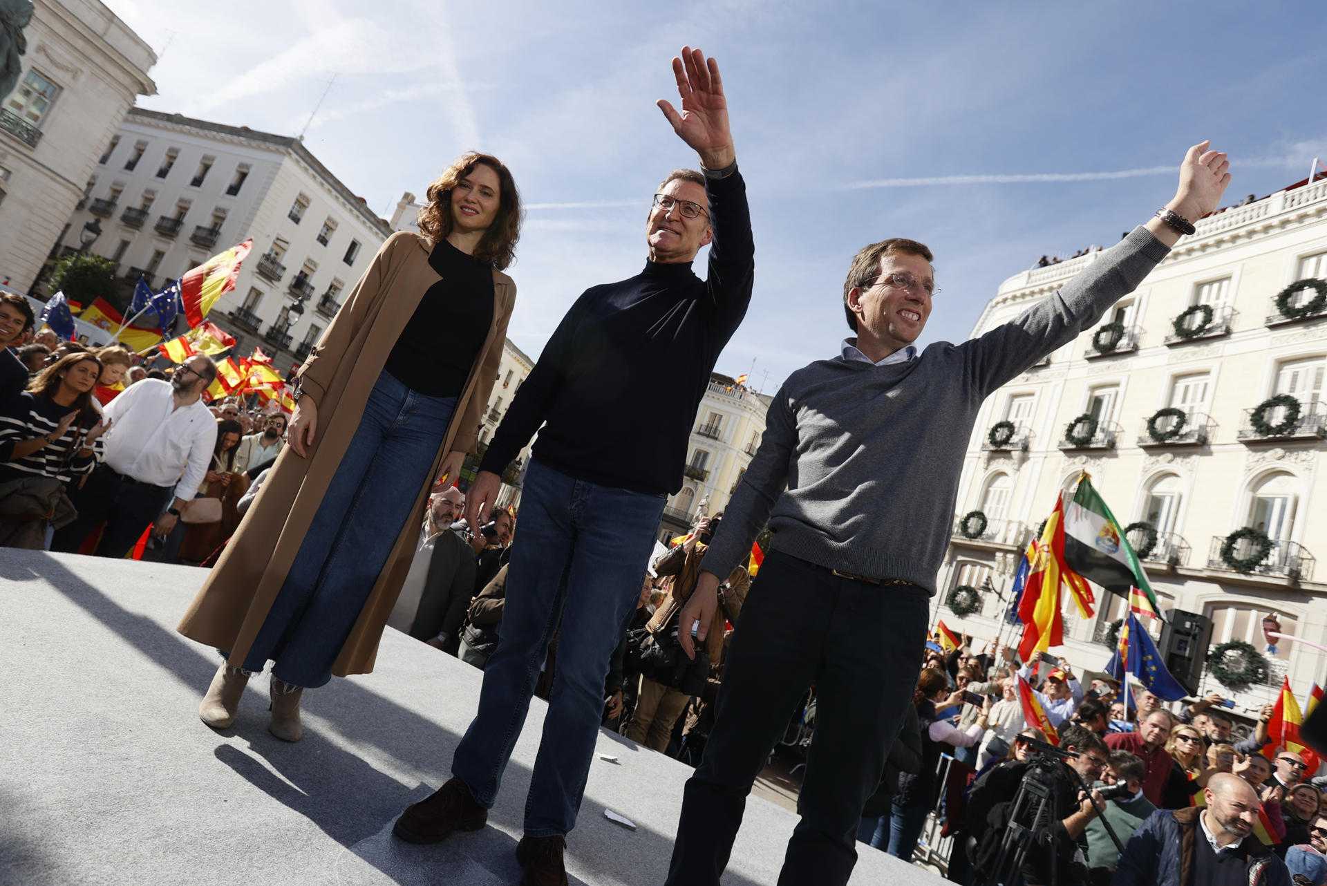 Alzamiento de Feijóo, Ayuso y Aznar contra la amnistía en Madrid: "Devolveremos golpe por golpe"