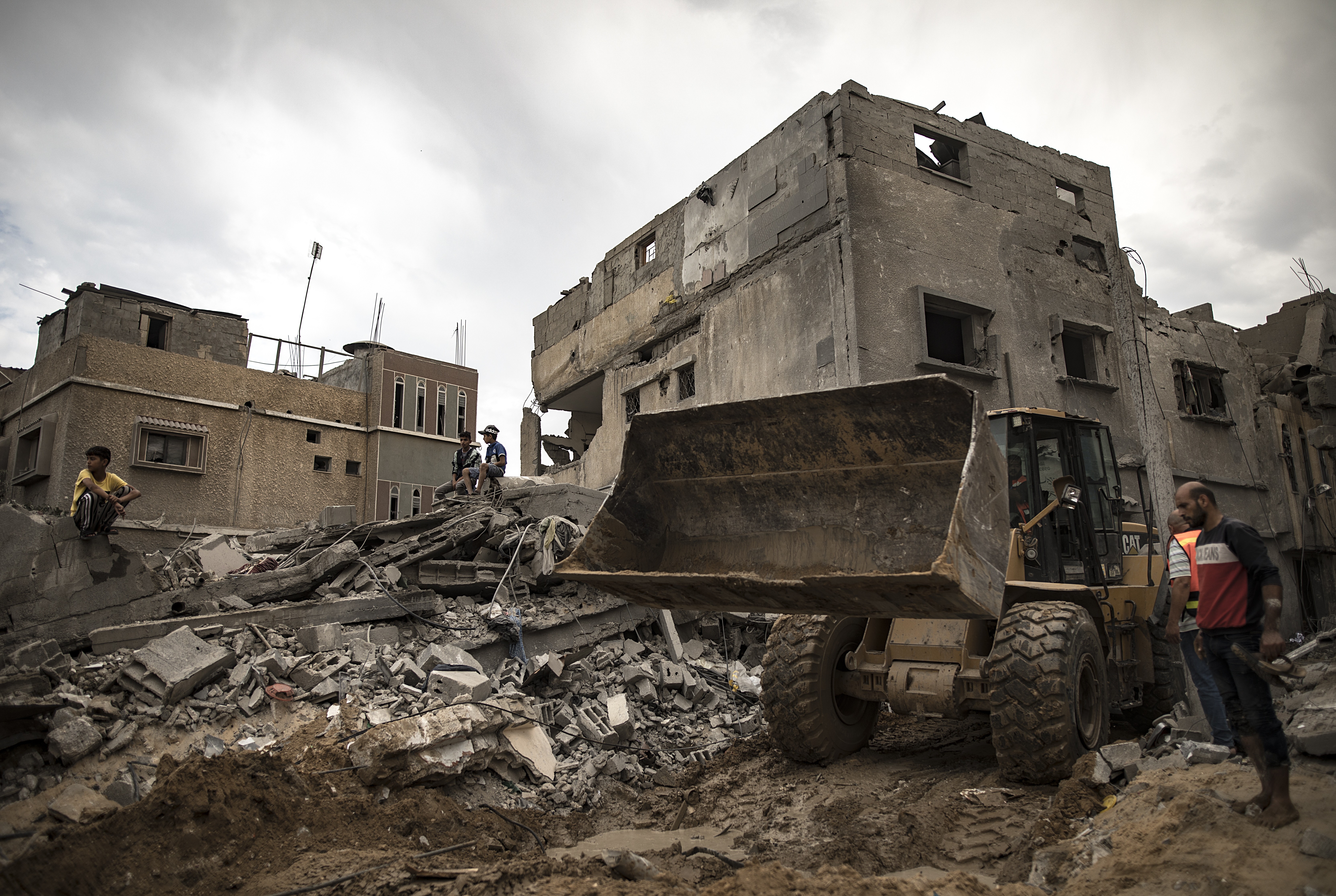 El hospital Al-Shifa, el mayor de Gaza, ya no funciona: personas y pacientes atrapados dentro